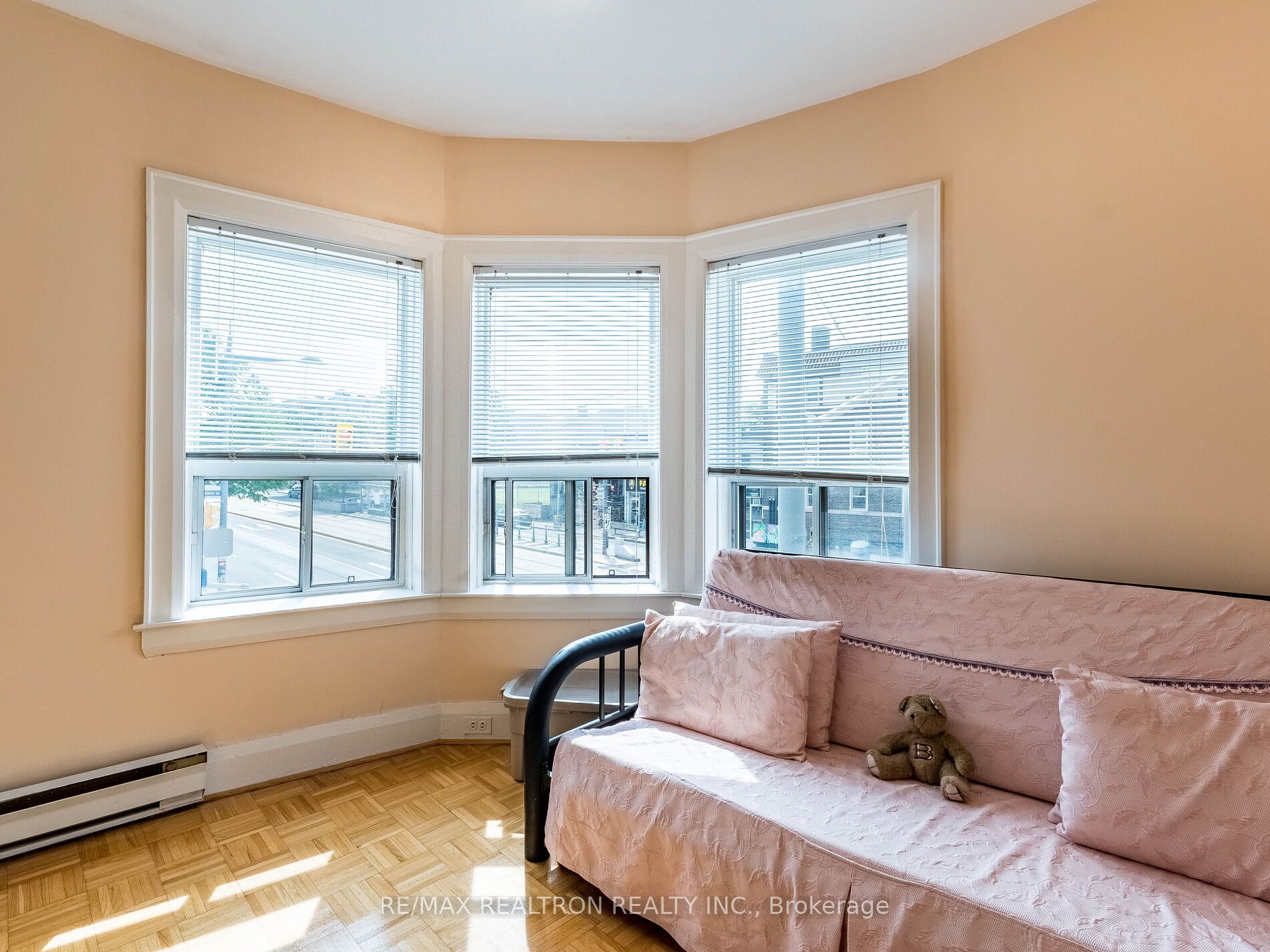 1038 St Clair Avenue W Property Photo 27