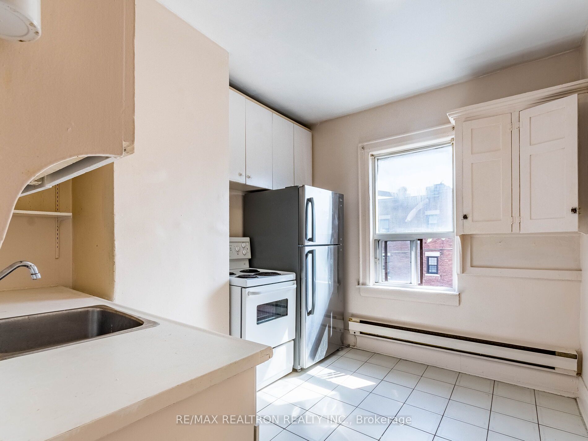 1038 St Clair Avenue W Property Photo 33