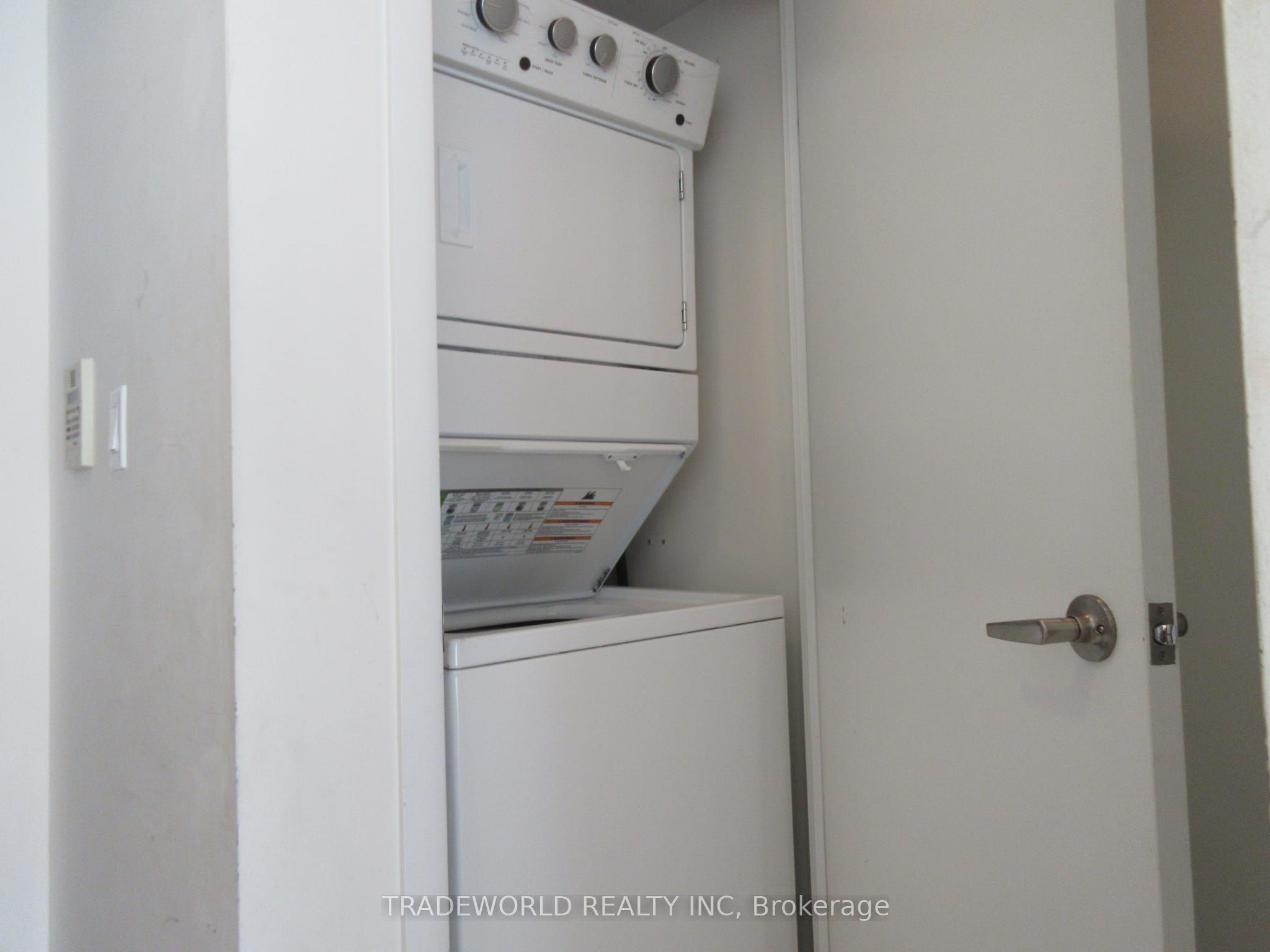 210 Victoria Street 3707 Property Photo 13