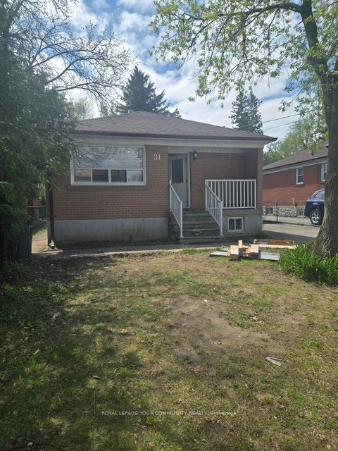 31 Madawaska Avenue Property Photo 1