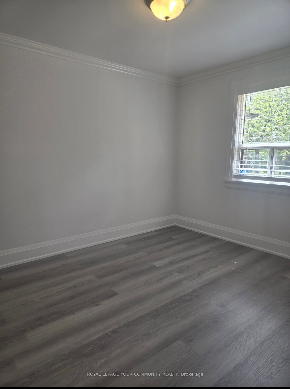 31 Madawaska Avenue Property Photo 11