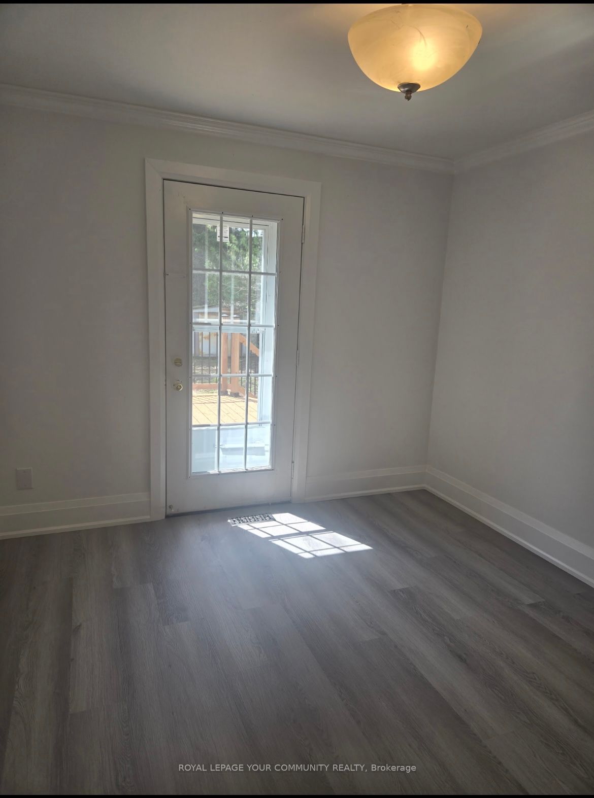 31 Madawaska Avenue Property Photo 13