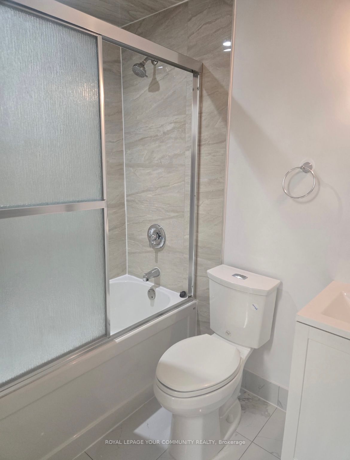 31 Madawaska Avenue Property Photo 21