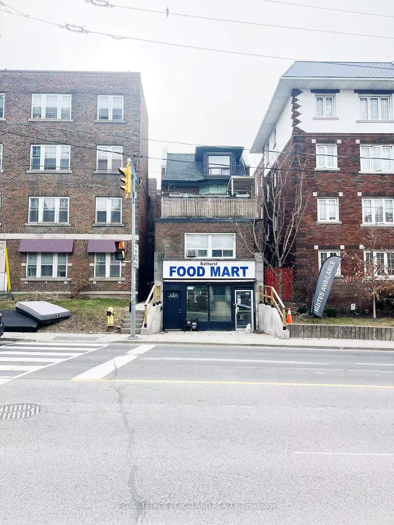 #ground - 1552 Bathurst Street Property Photo 5
