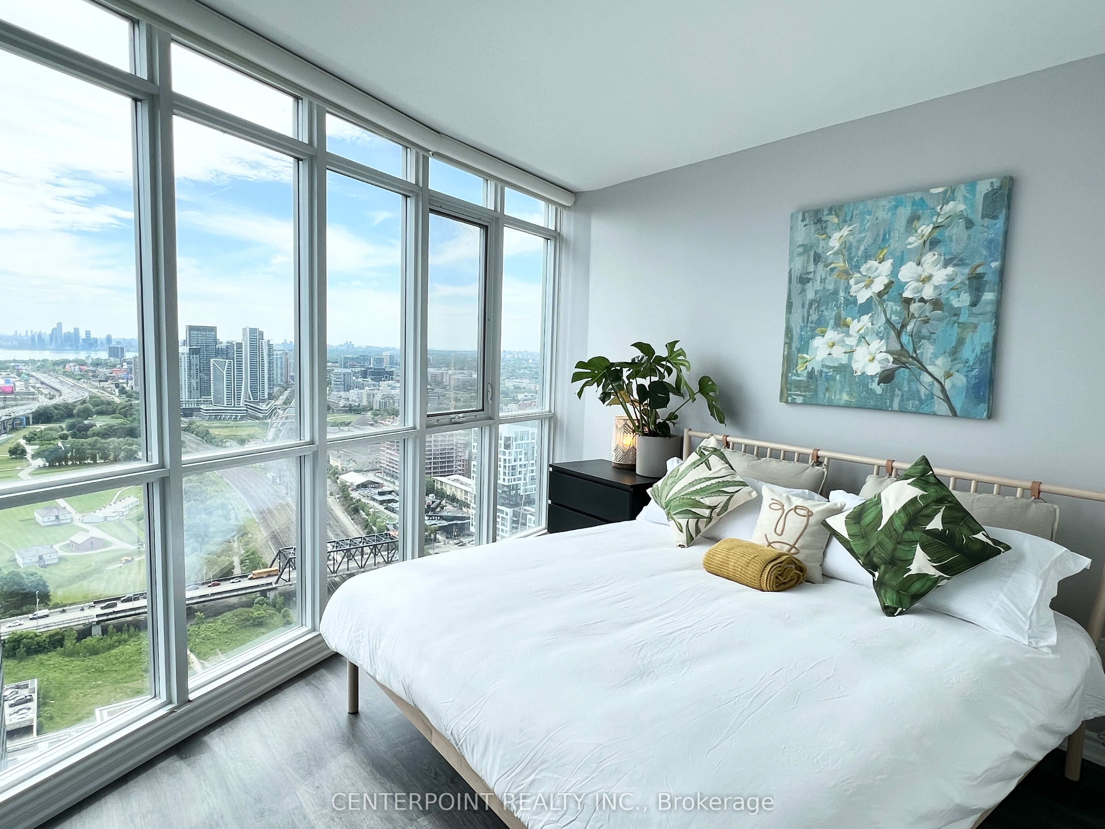 #4009 - 21 Iceboat Terrace Property Photo 8