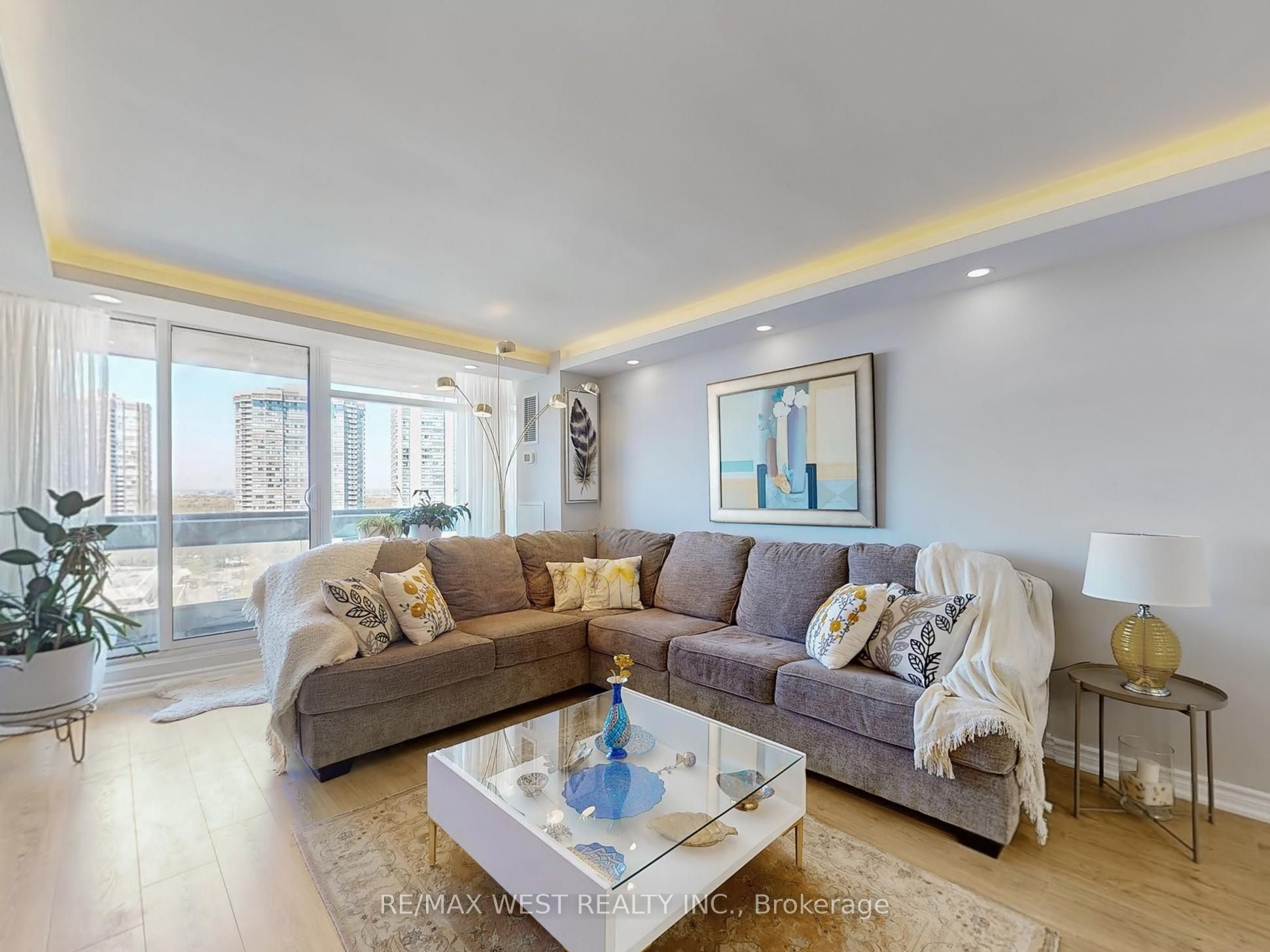 #1108 - 1555 Finch Avenue Property Photo 6