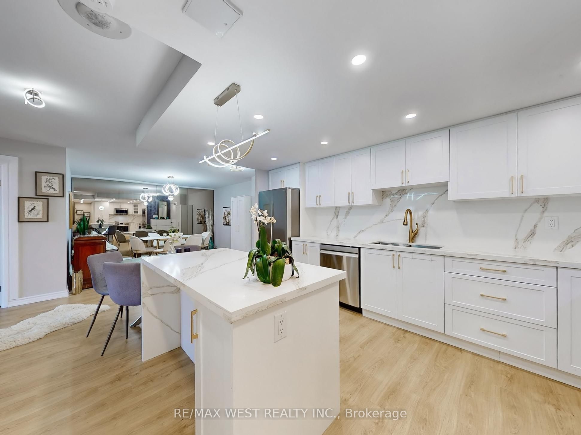 #1108 - 1555 Finch Avenue Property Photo 8