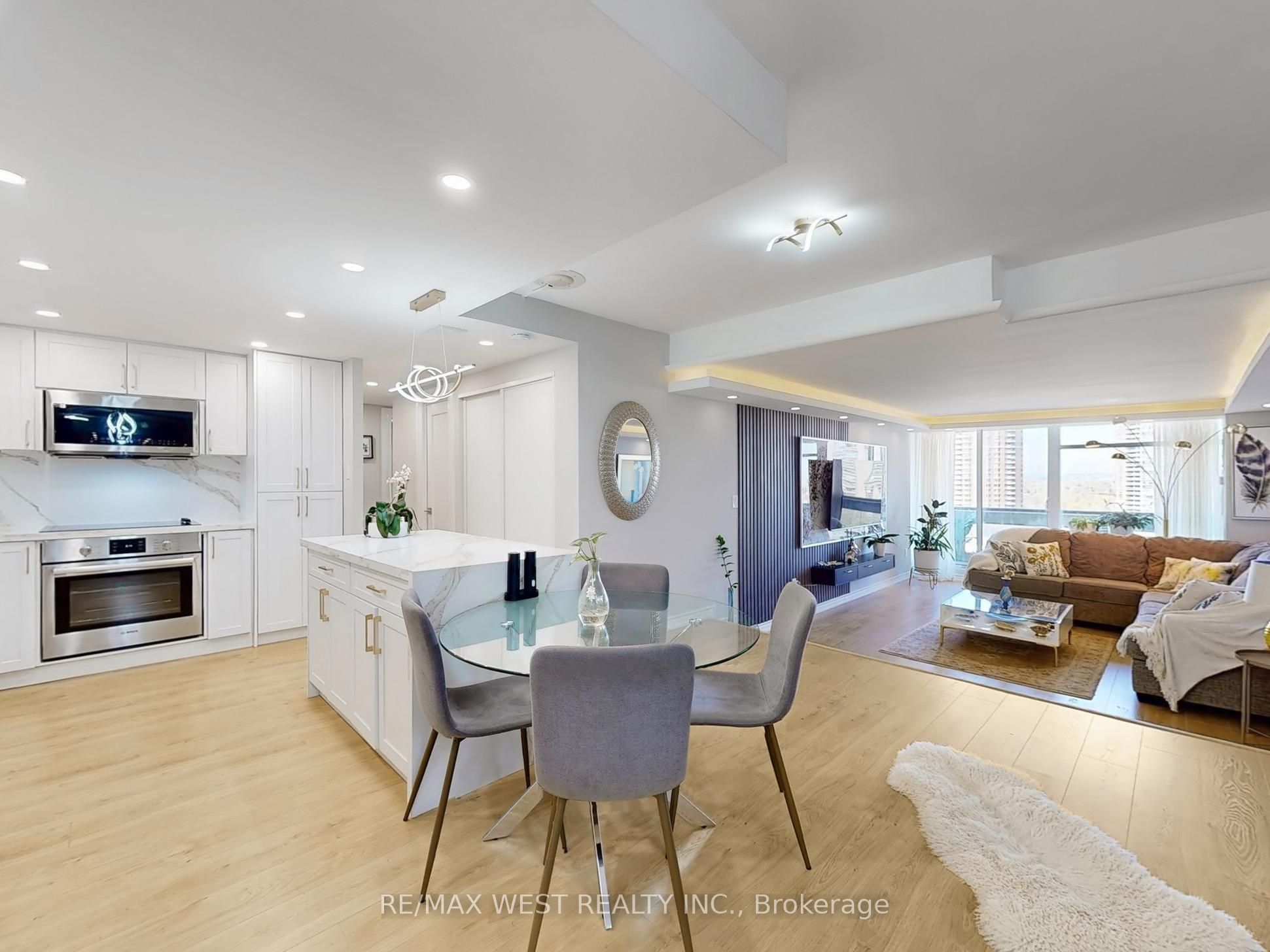#1108 - 1555 Finch Avenue Property Photo 12