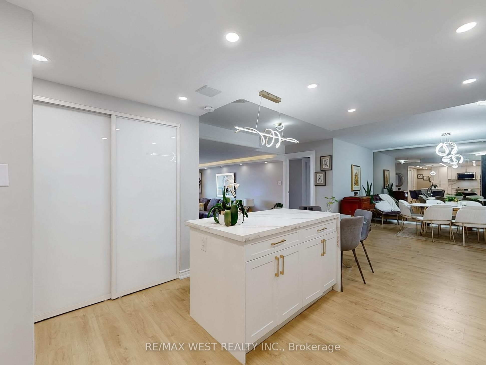 #1108 - 1555 Finch Avenue Property Photo 14