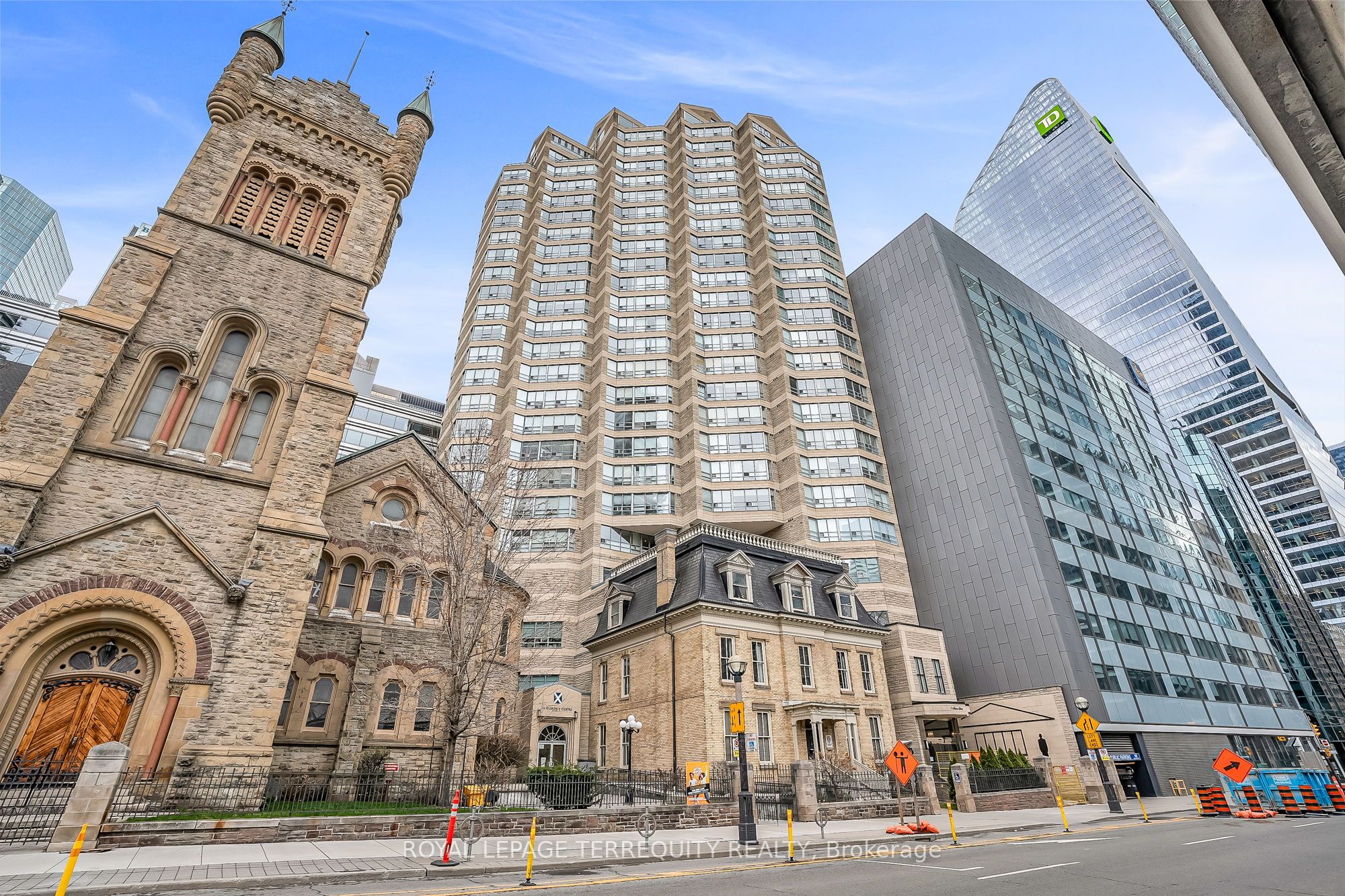 #2103 - 71 Simcoe Street Property Photo 1