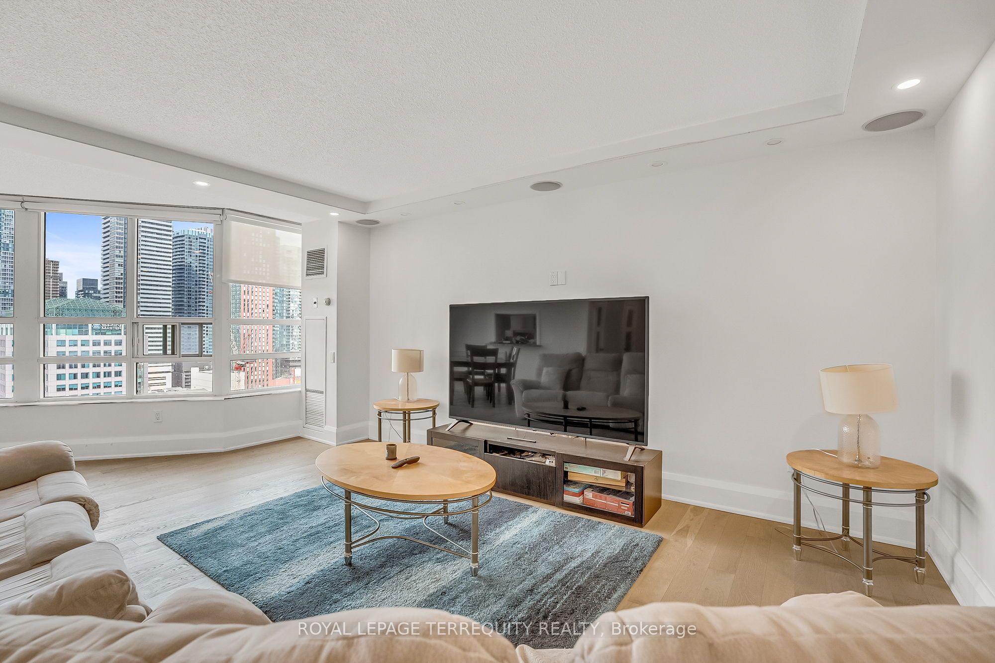 #2103 - 71 Simcoe Street Property Photo 5