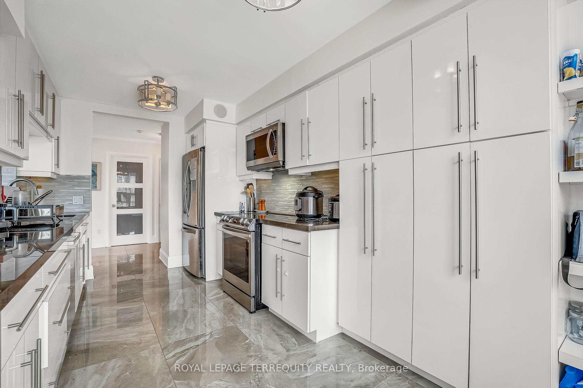 #2103 - 71 Simcoe Street Property Photo 10