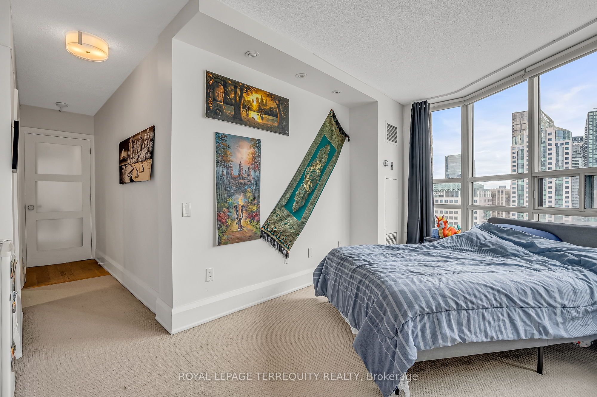 #2103 - 71 Simcoe Street Property Photo 15
