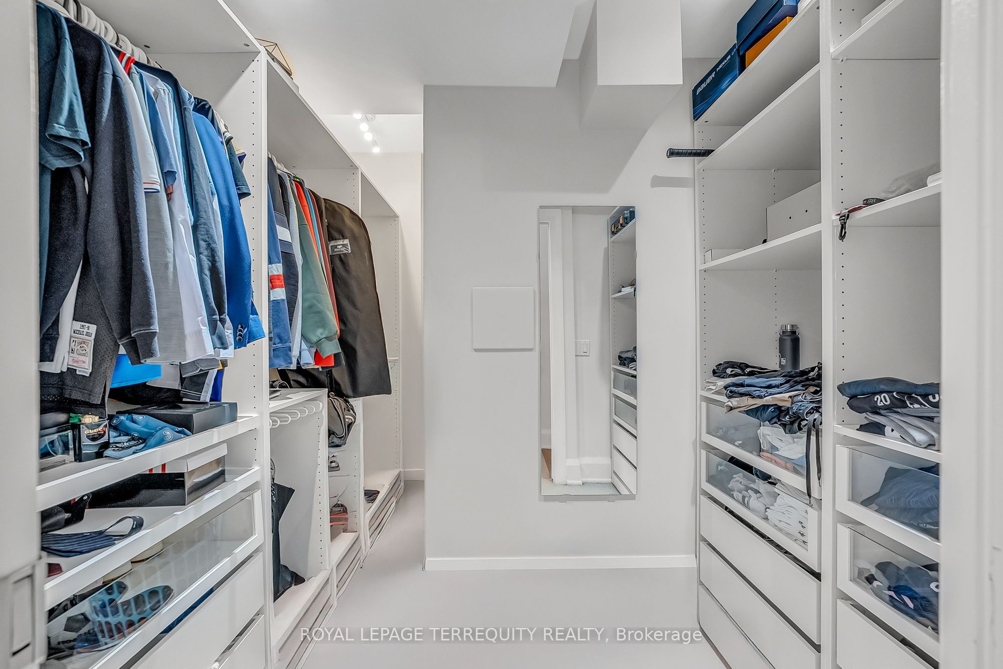 #2103 - 71 Simcoe Street Property Photo 16
