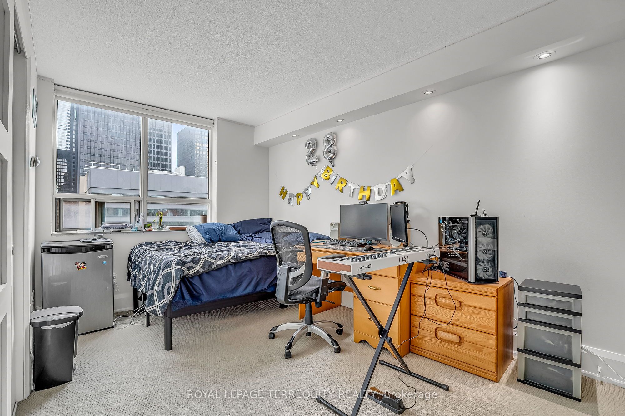 #2103 - 71 Simcoe Street Property Photo 19