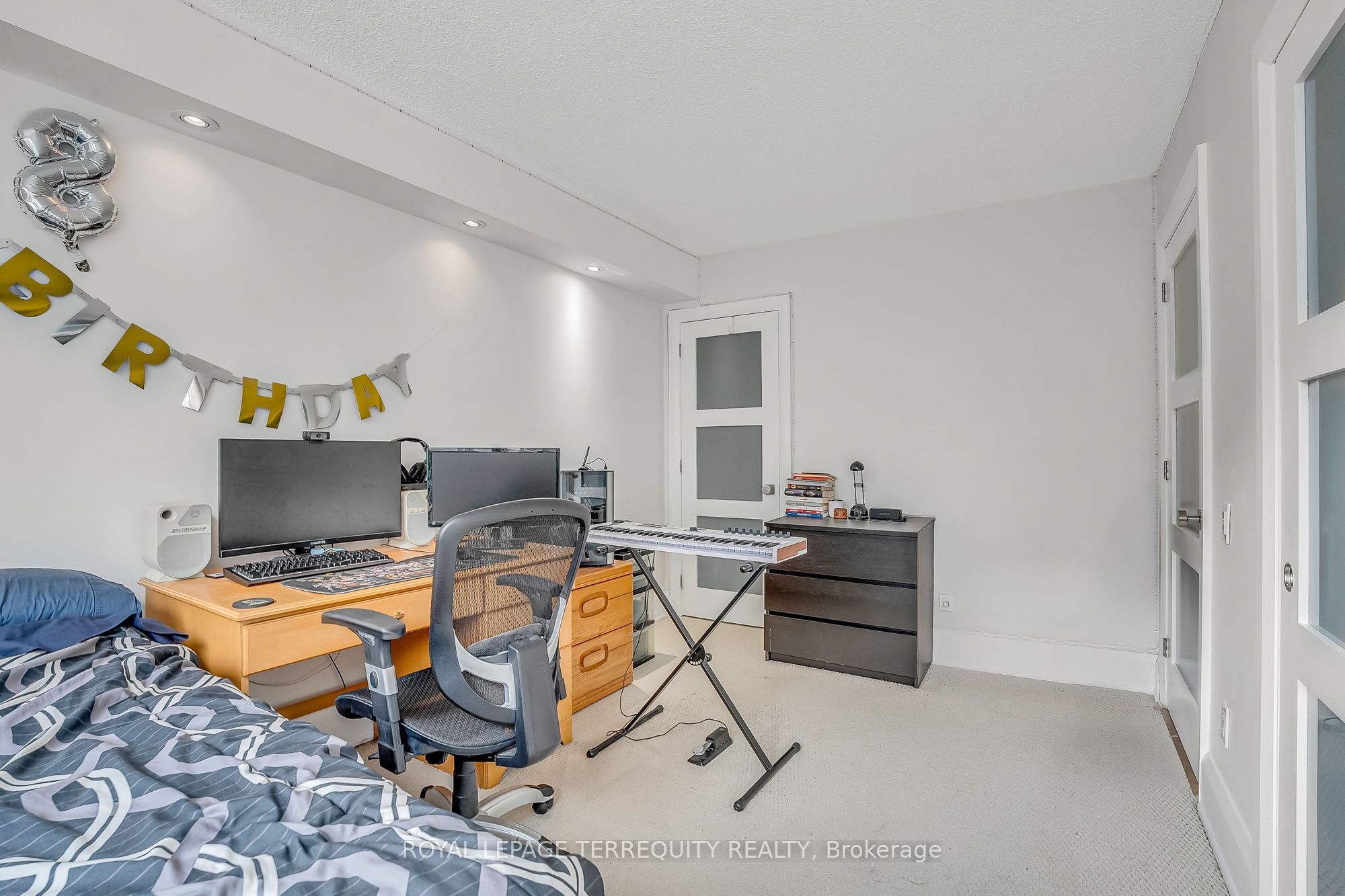 #2103 - 71 Simcoe Street Property Photo 20