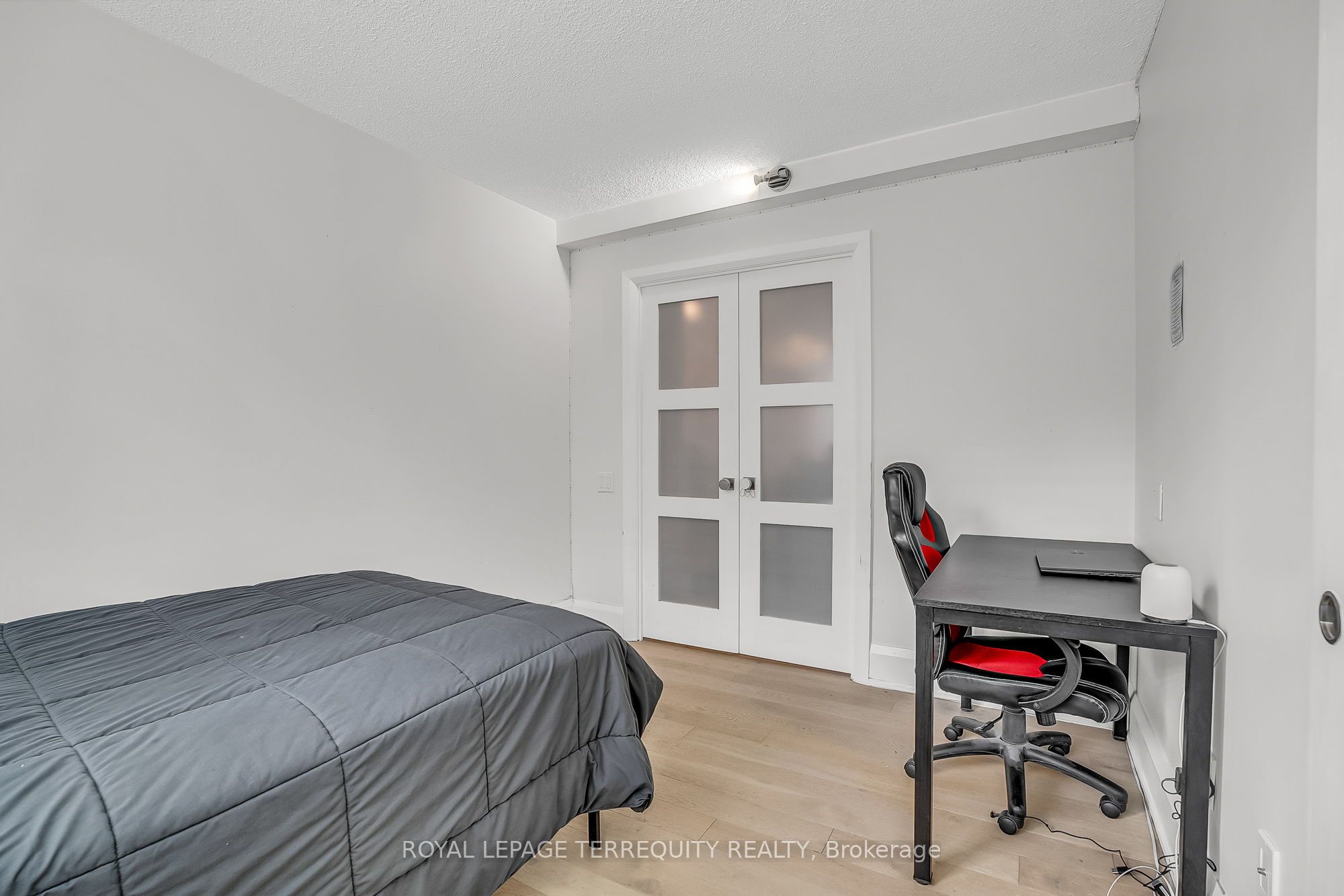 #2103 - 71 Simcoe Street Property Photo 22