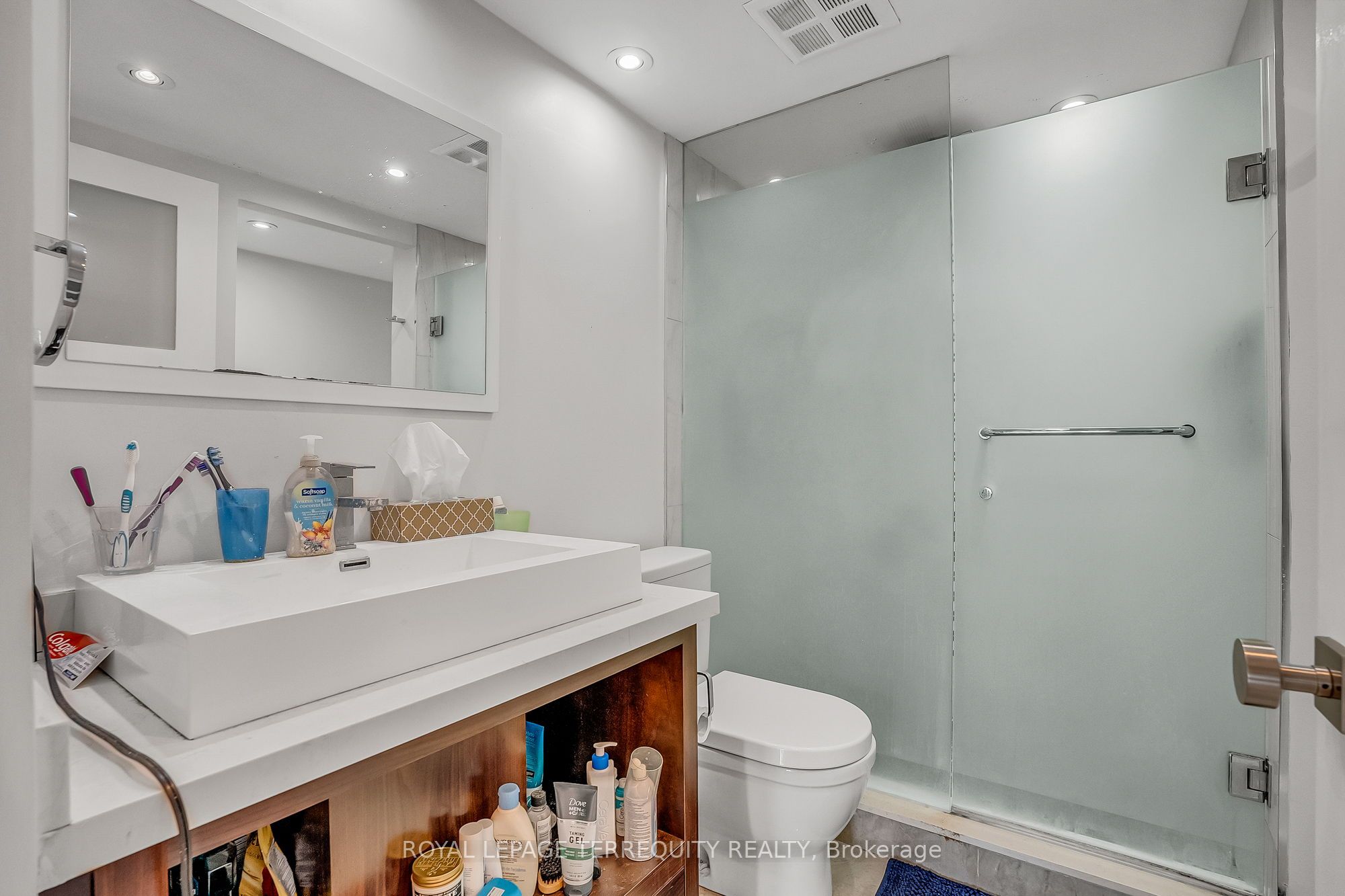 #2103 - 71 Simcoe Street Property Photo 23