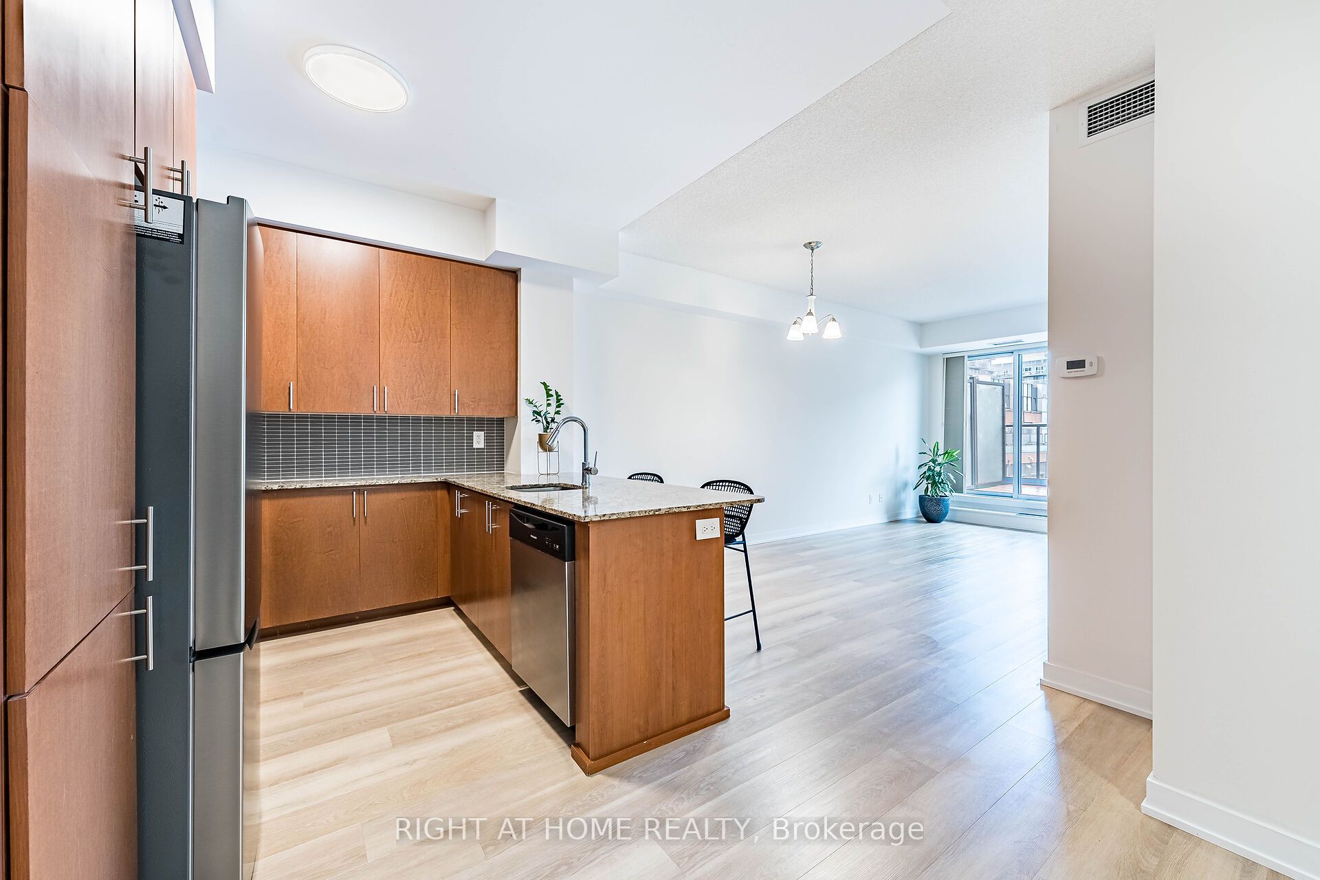 260 Sackville Street 201 Property Photo 8