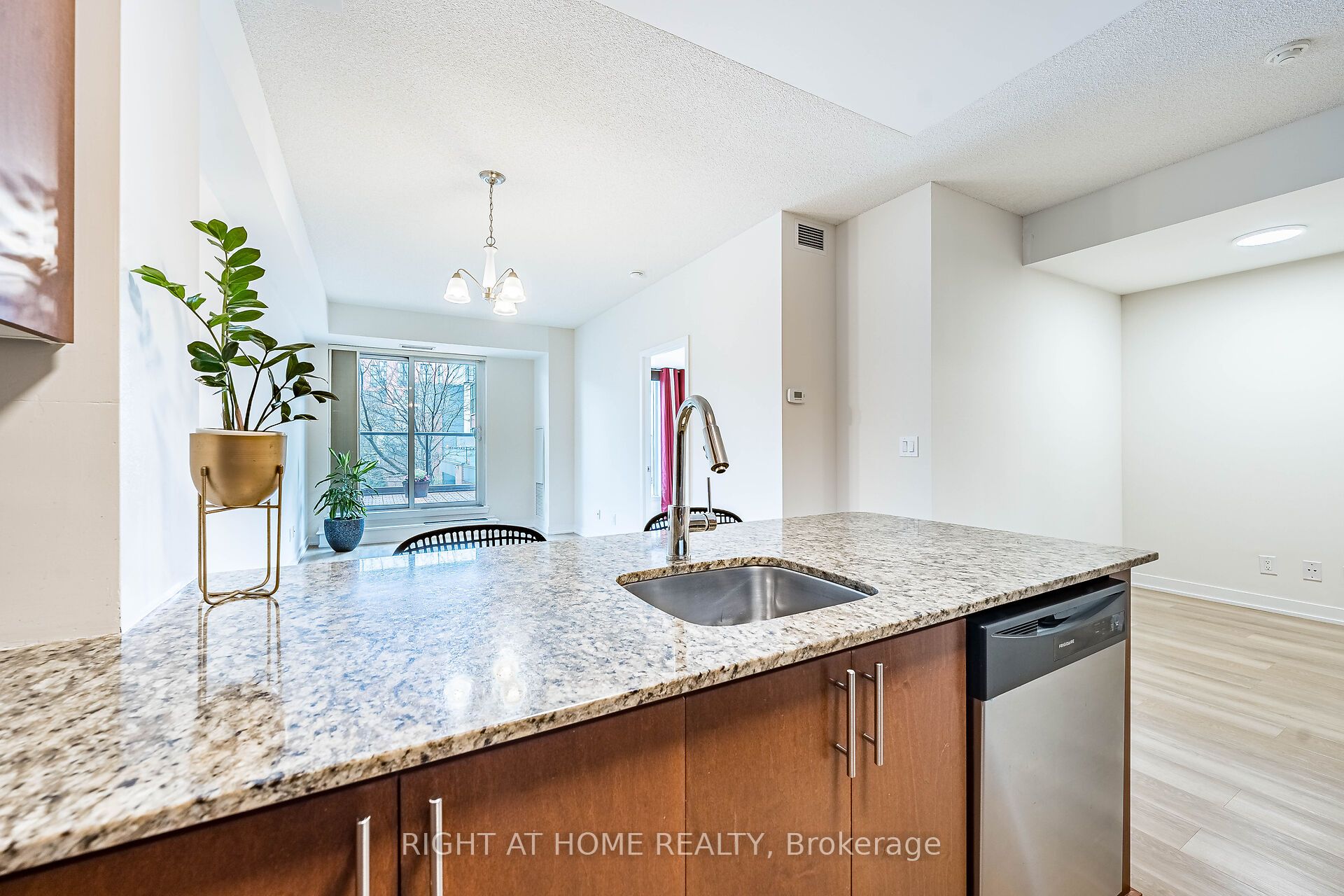 260 Sackville Street 201 Property Photo 14