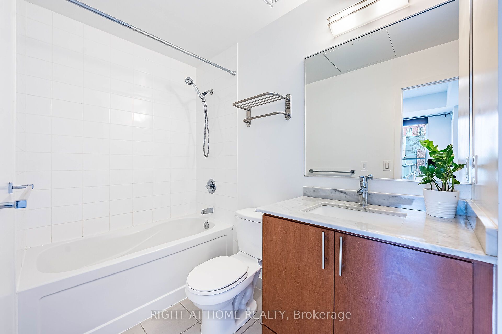 260 Sackville Street 201 Property Photo 18