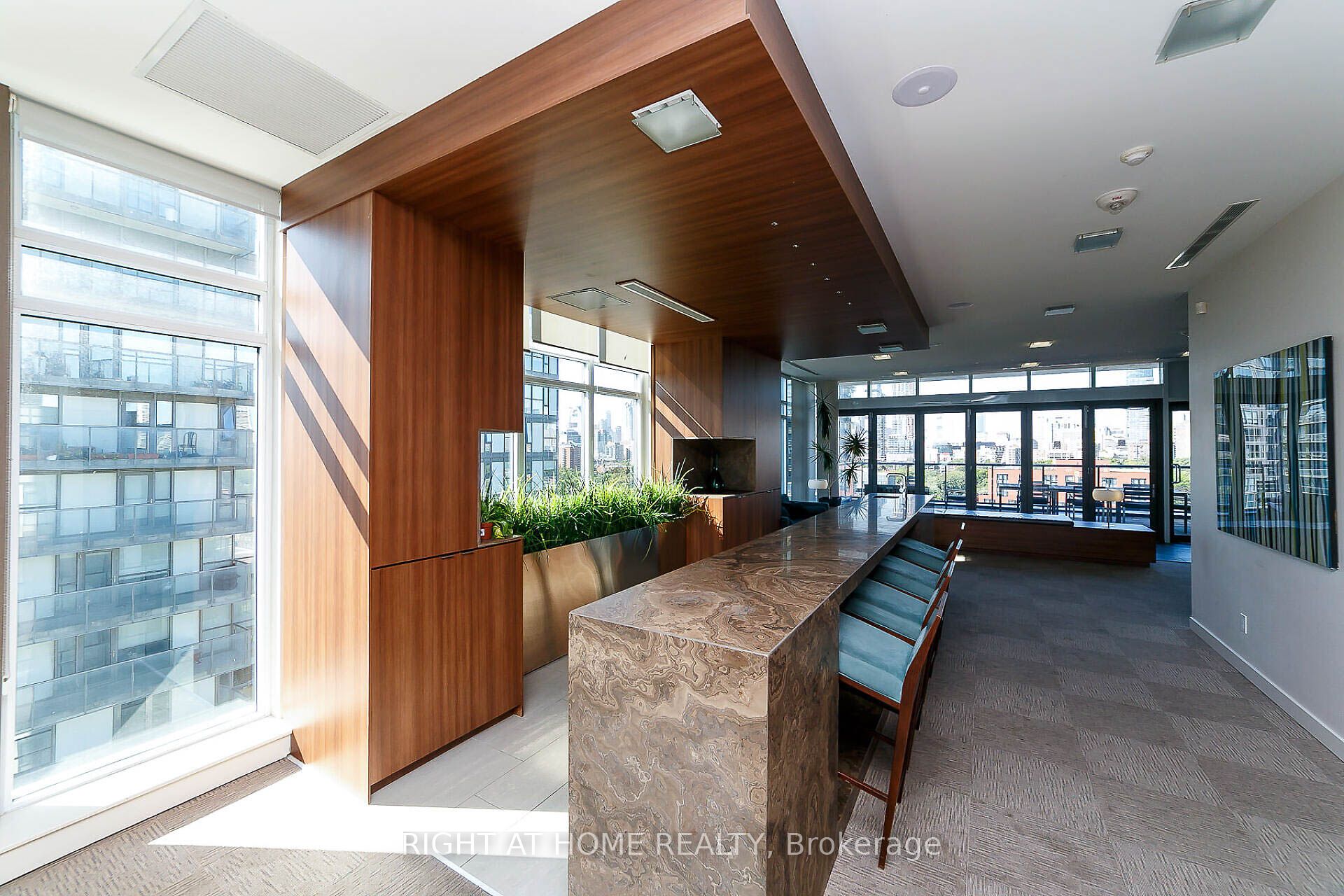 260 Sackville Street 201 Property Photo 37