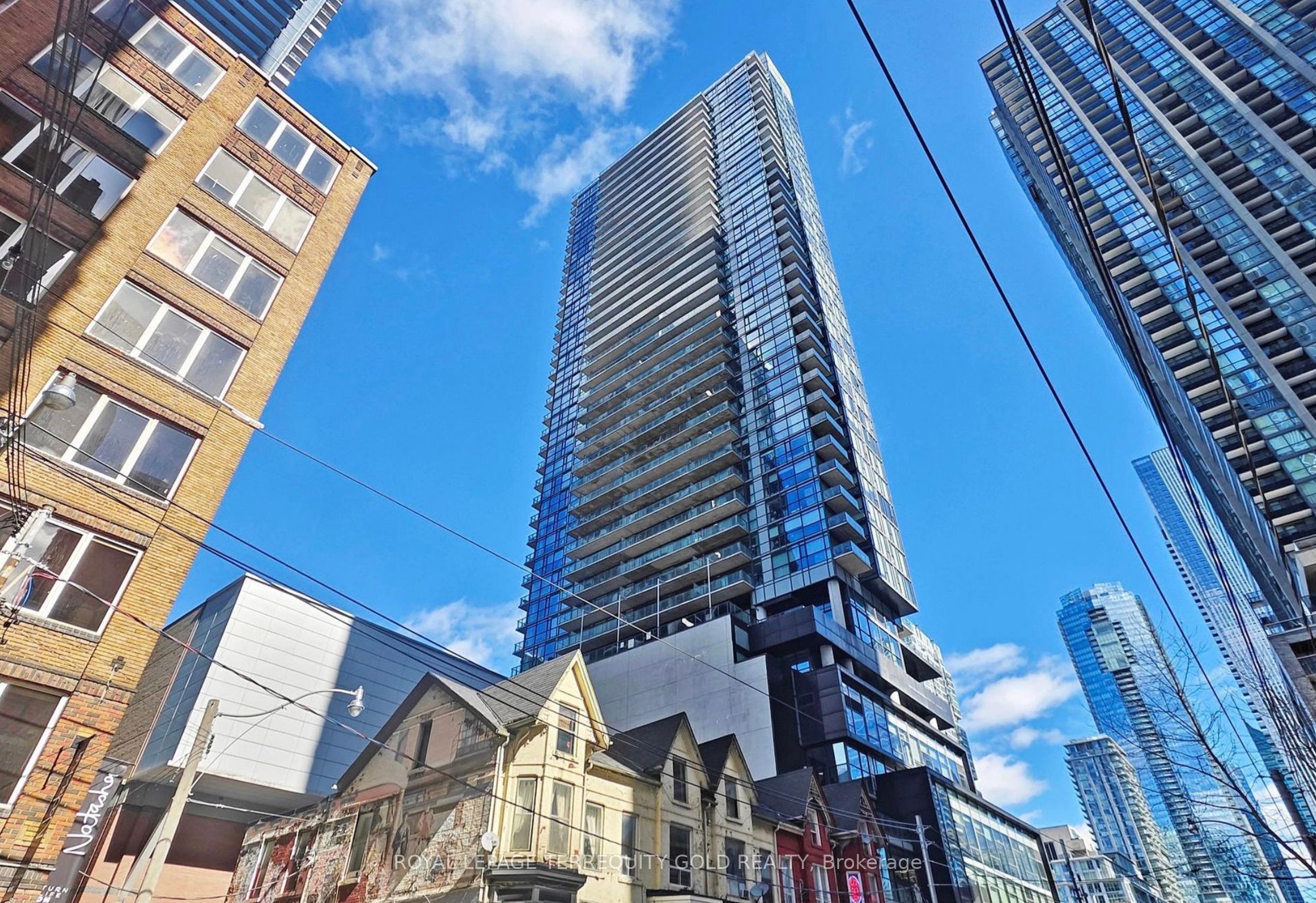 #1706 - 290 Adelaide Street Property Photo 1