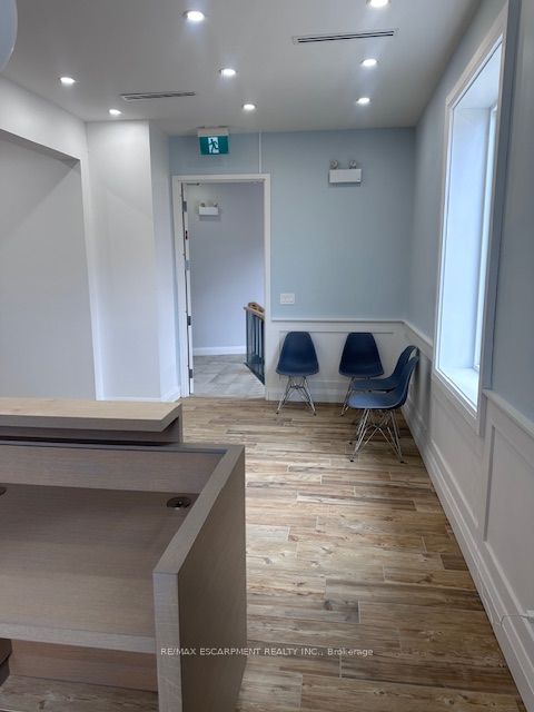 541 Queen Street E 2nd Floor Property Photo 16