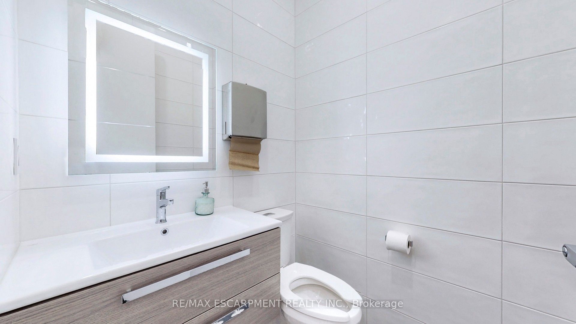 541 Queen Street E 2nd Floor Property Photo 24