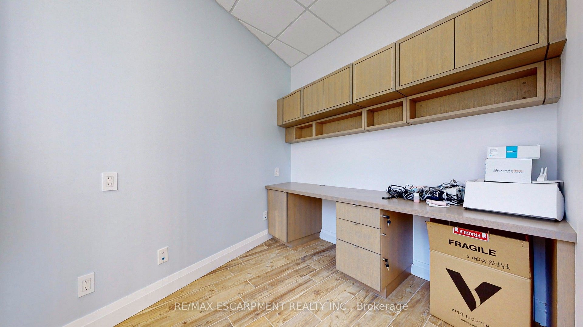 541 Queen Street E 2nd Floor Property Photo 27