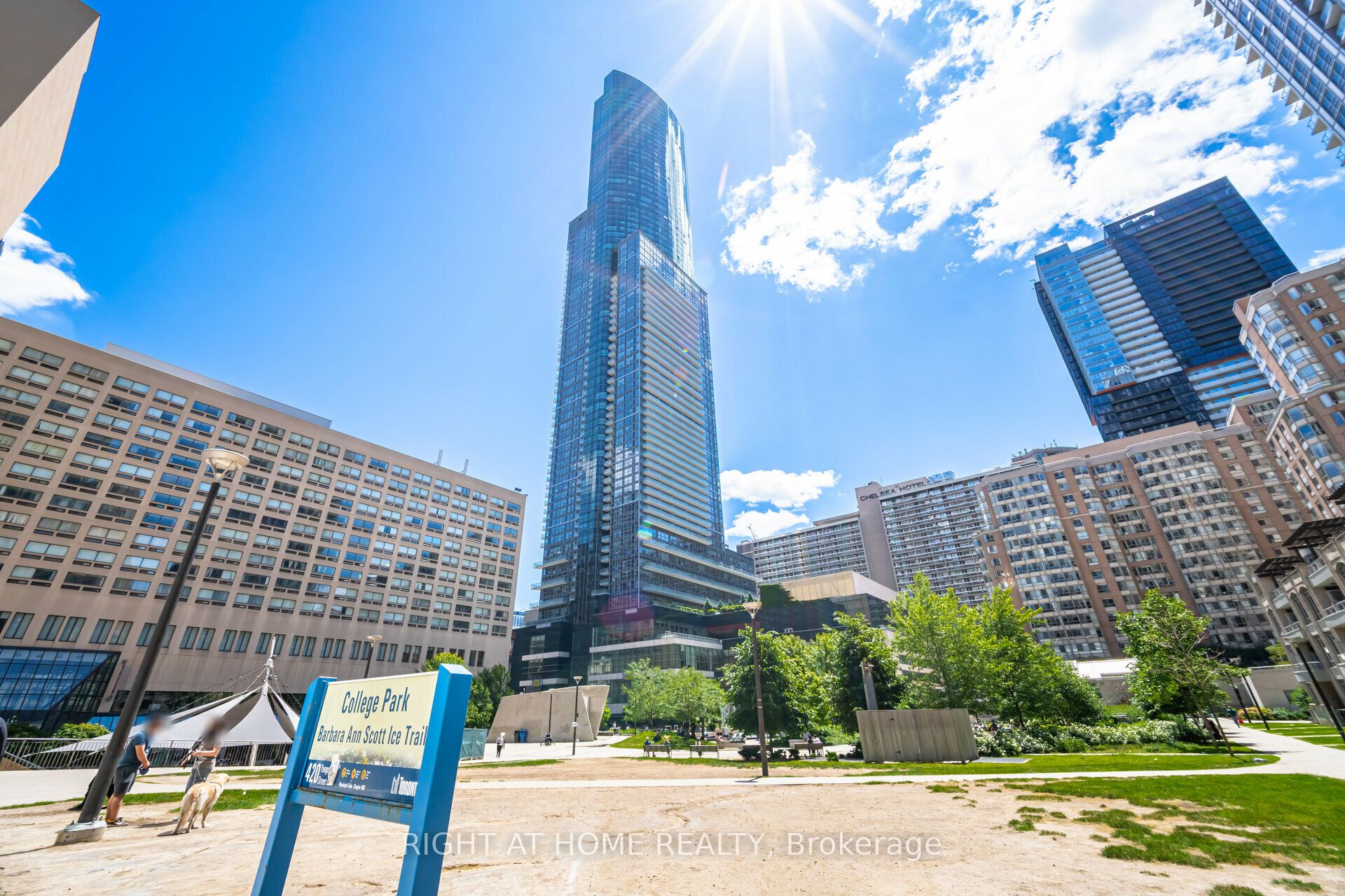 #3901 - 386 Yonge Street Property Photo 1