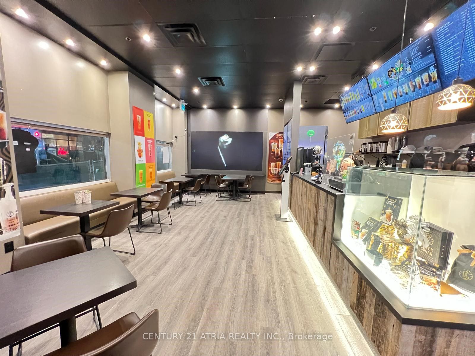 439a Yonge Street Property Photo 4