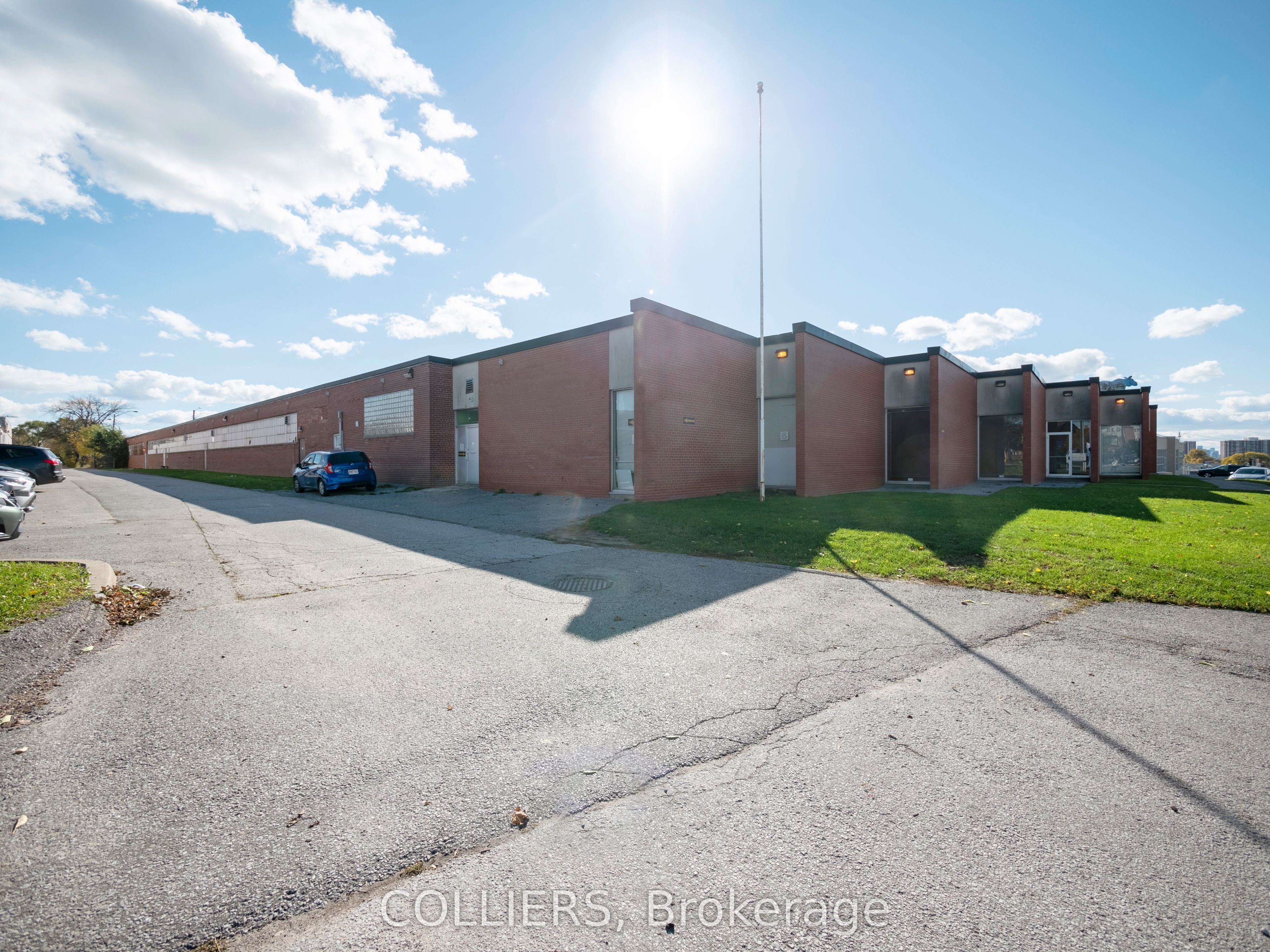 179 Bartley Drive Opt 2 Property Photo 5