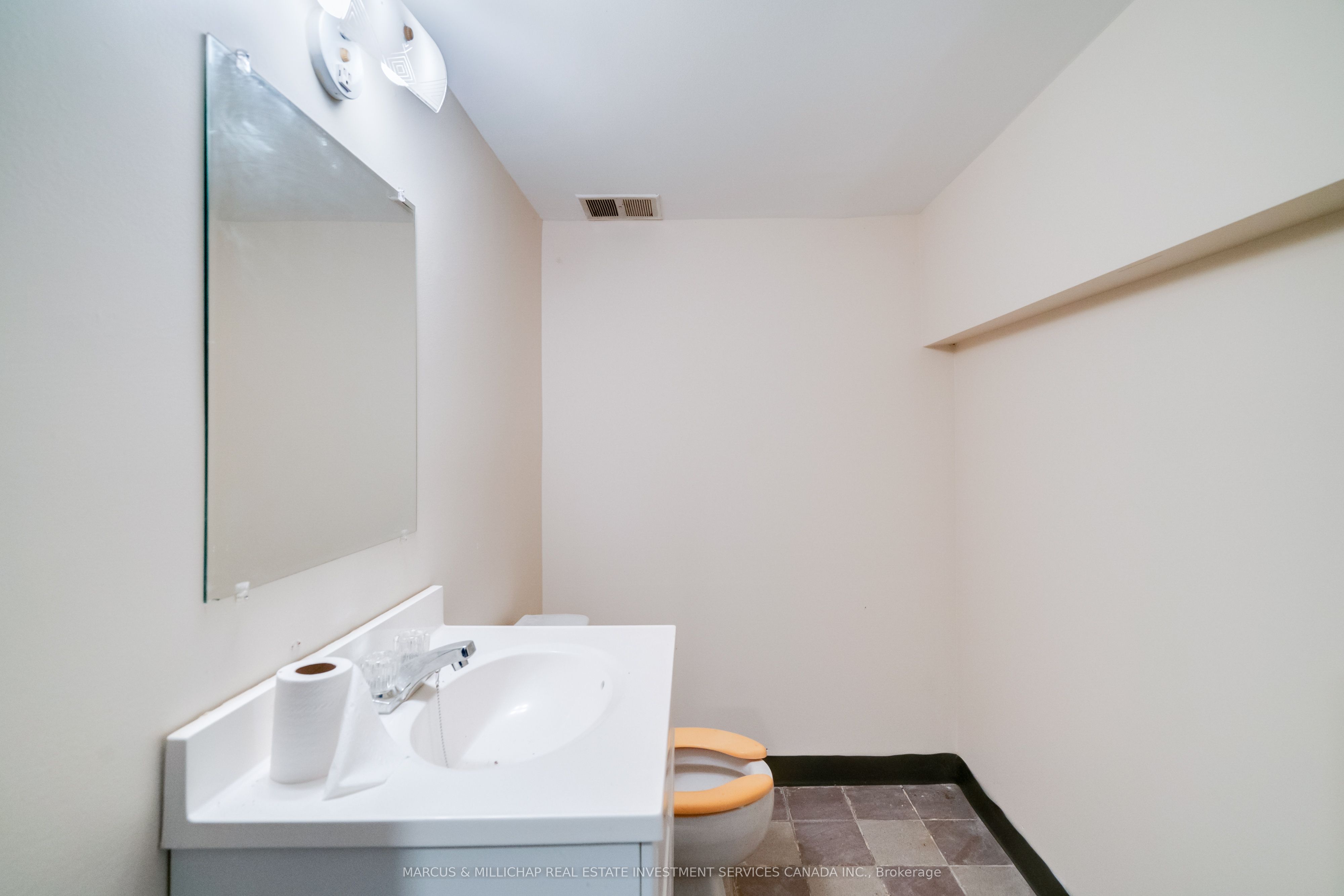 428 Parliament Street Main Floor Property Photo 7