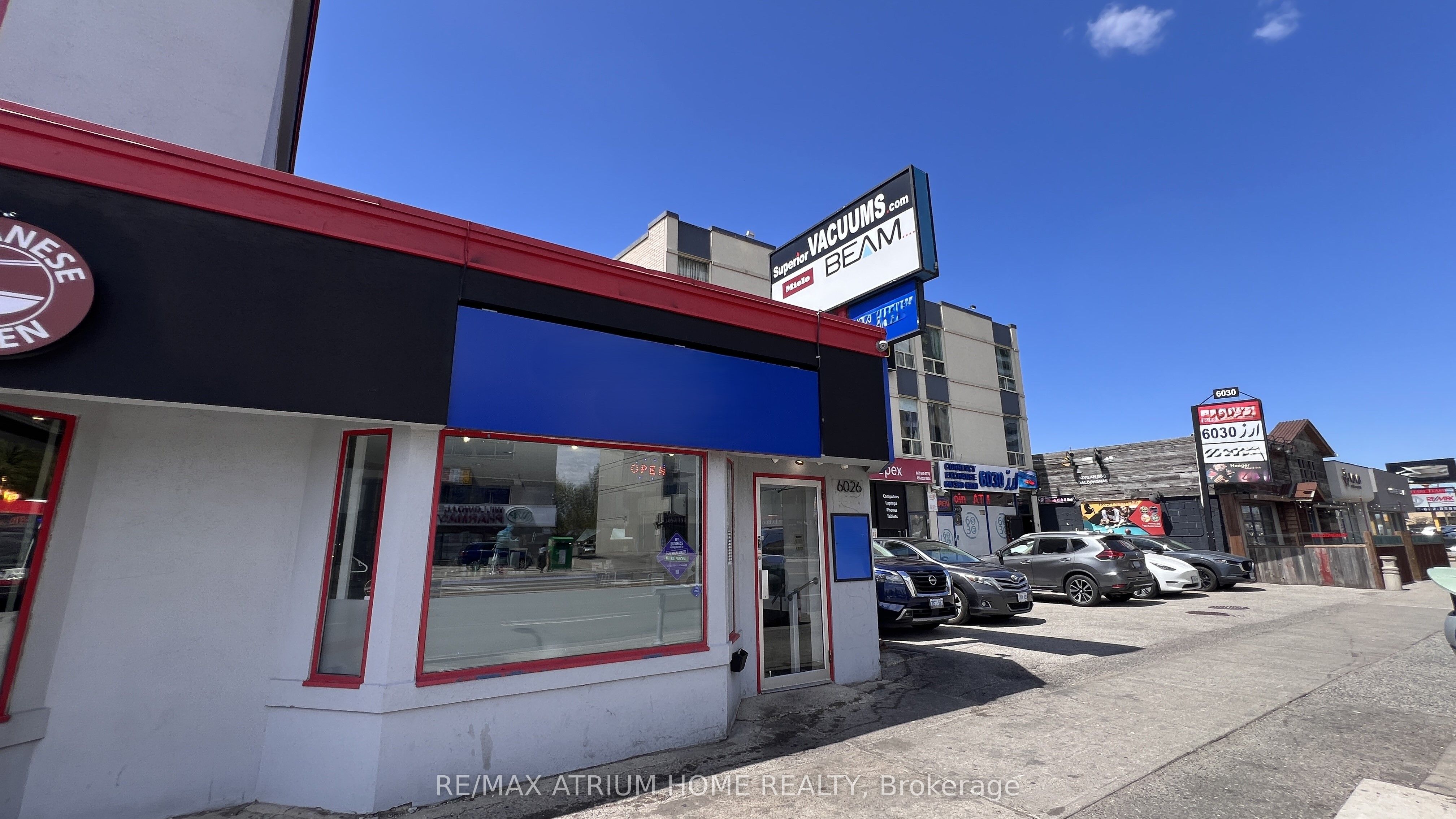6026 Yonge Street Property Photo 3