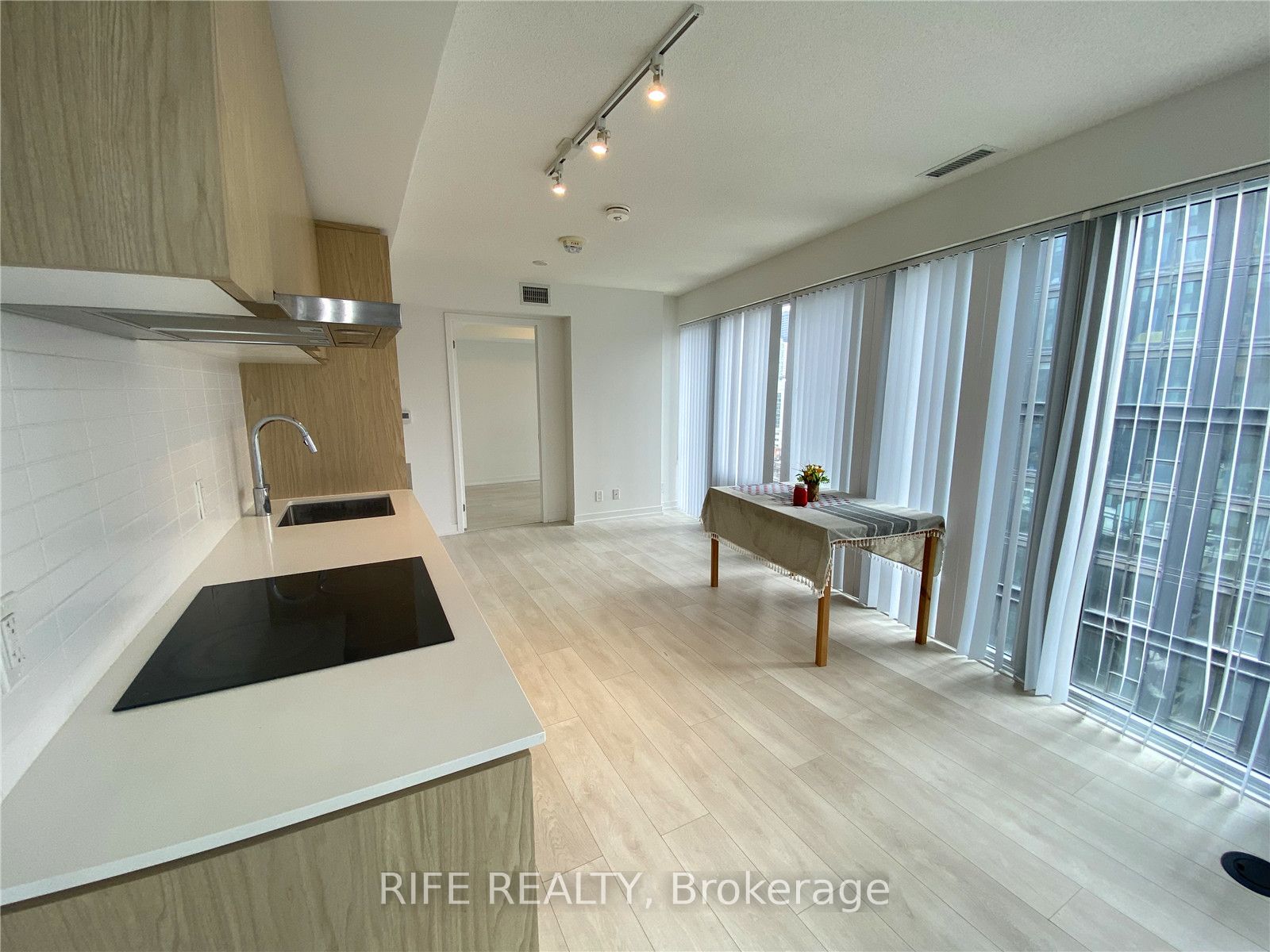 #1711 - 60 Shuter Street Property Photo 9
