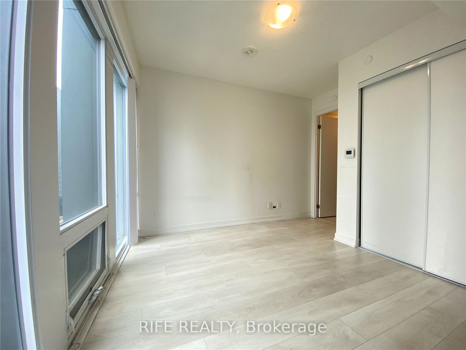 #1711 - 60 Shuter Street Property Photo 10