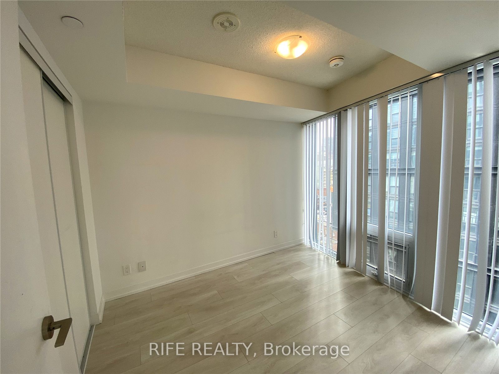 #1711 - 60 Shuter Street Property Photo 11