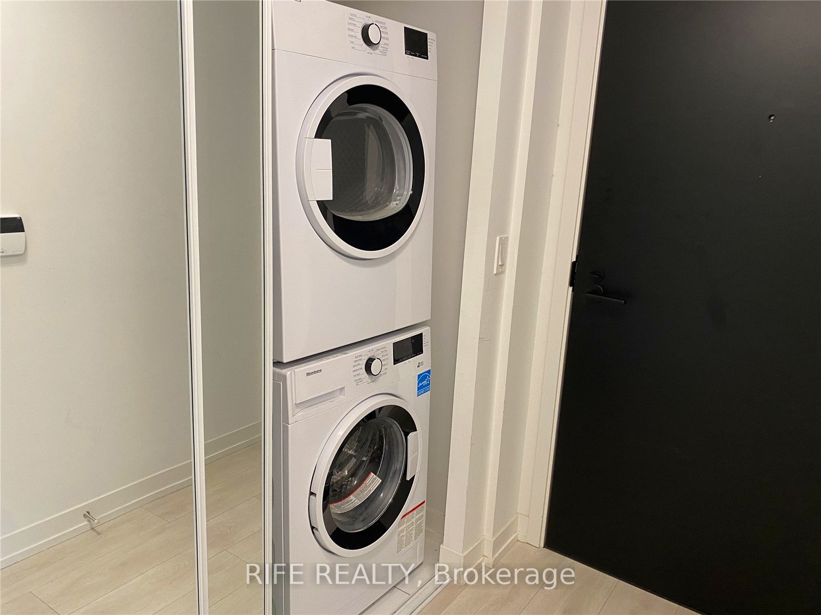 #1711 - 60 Shuter Street Property Photo 13