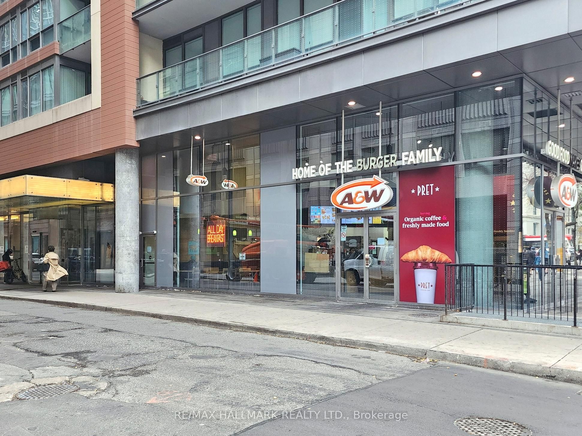 #411 - 8 Mercer Street Property Photo 3
