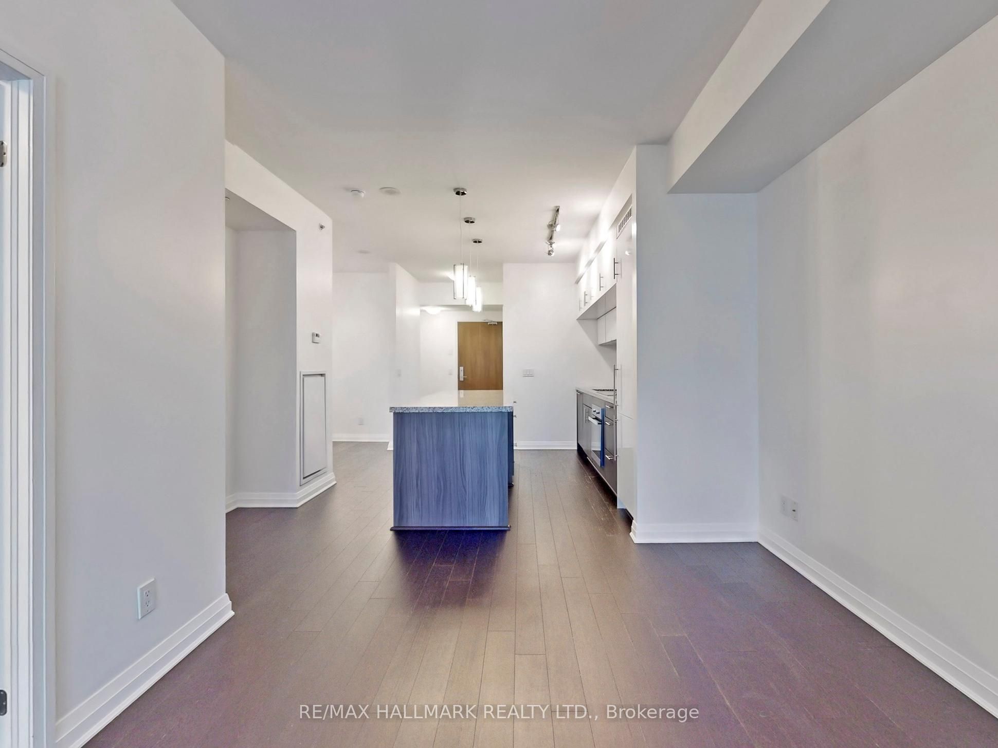 #411 - 8 Mercer Street Property Photo 12