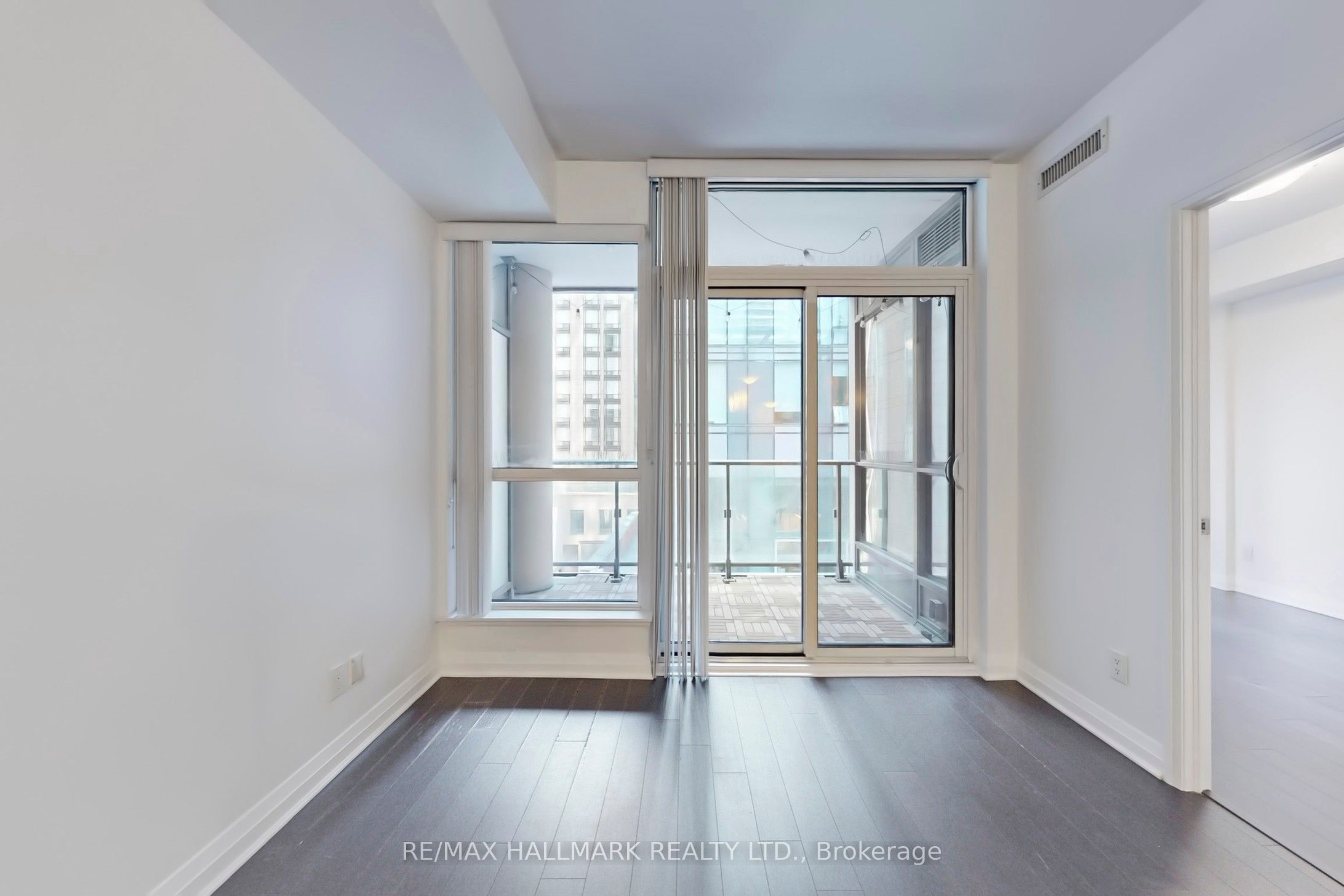 #411 - 8 Mercer Street Property Photo 14