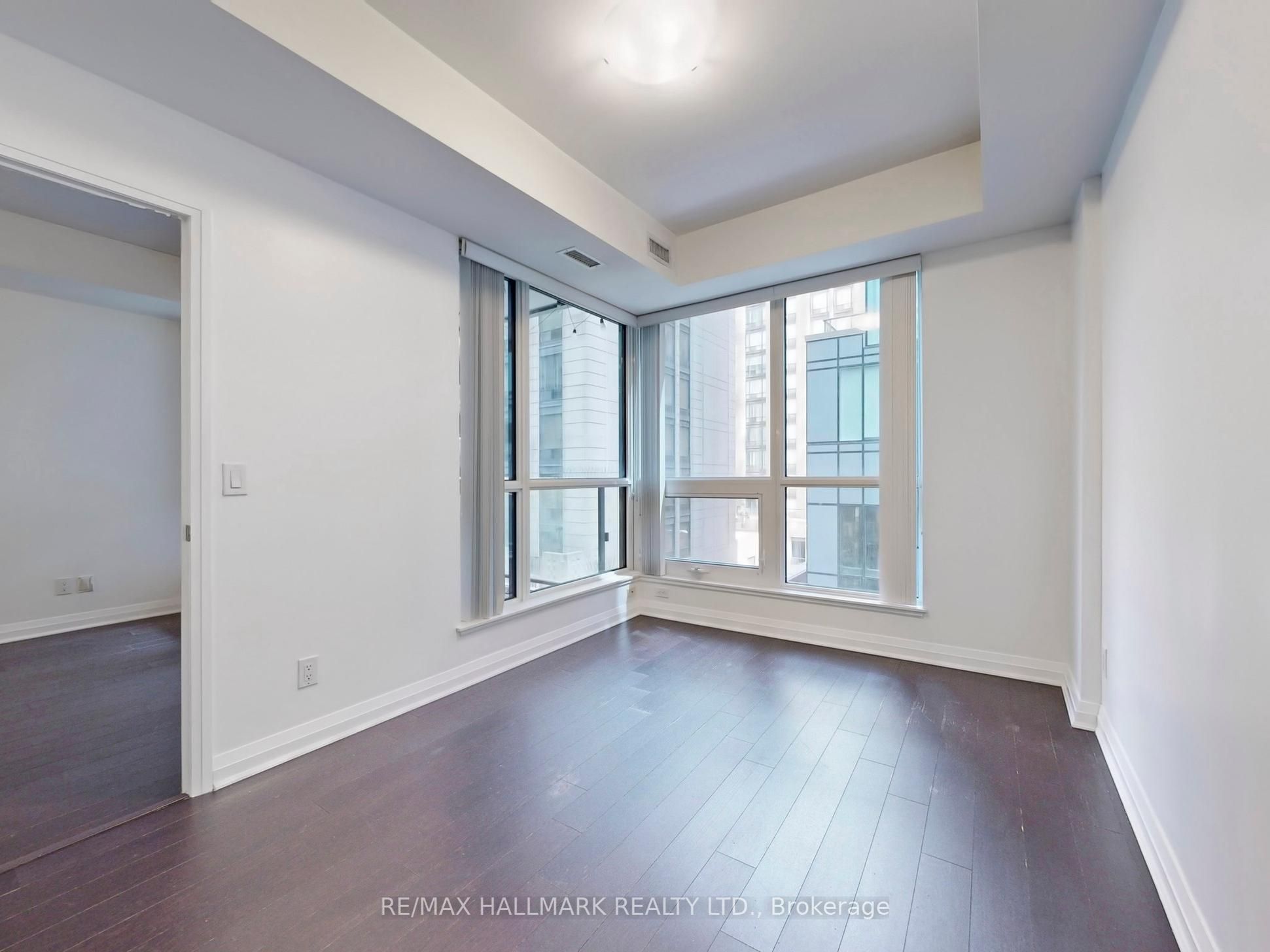 #411 - 8 Mercer Street Property Photo 16