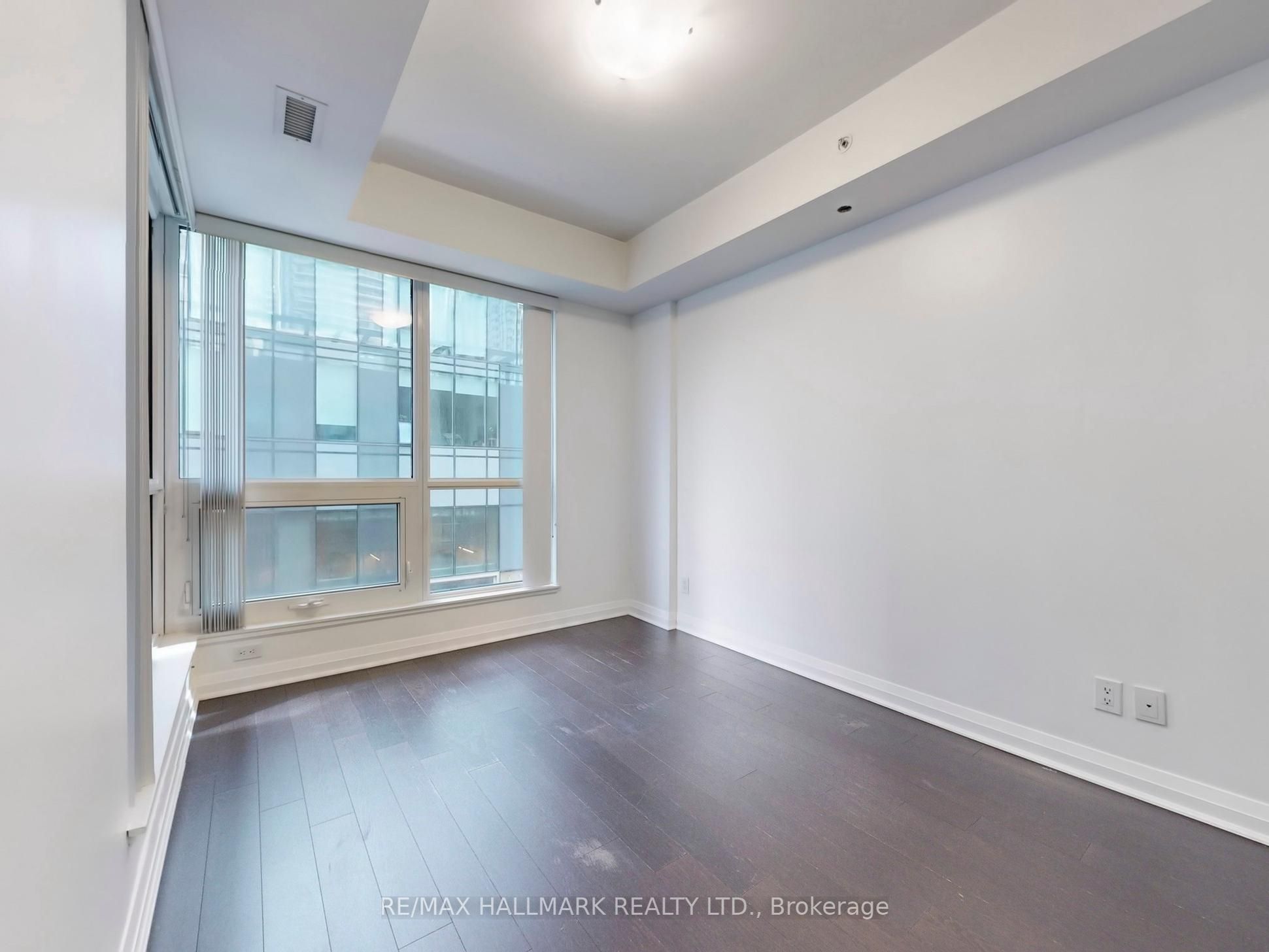 #411 - 8 Mercer Street Property Photo 20