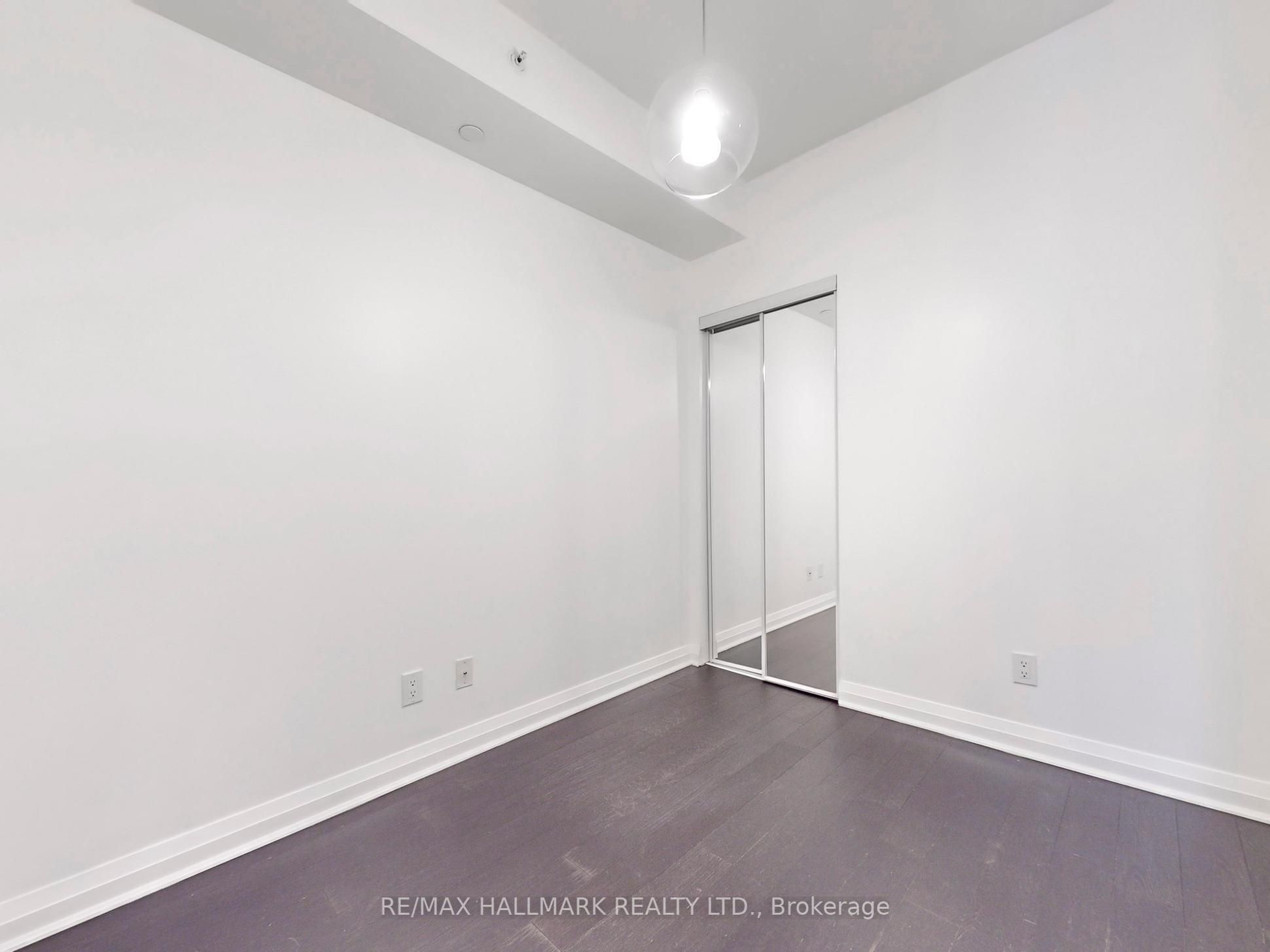 #411 - 8 Mercer Street Property Photo 21