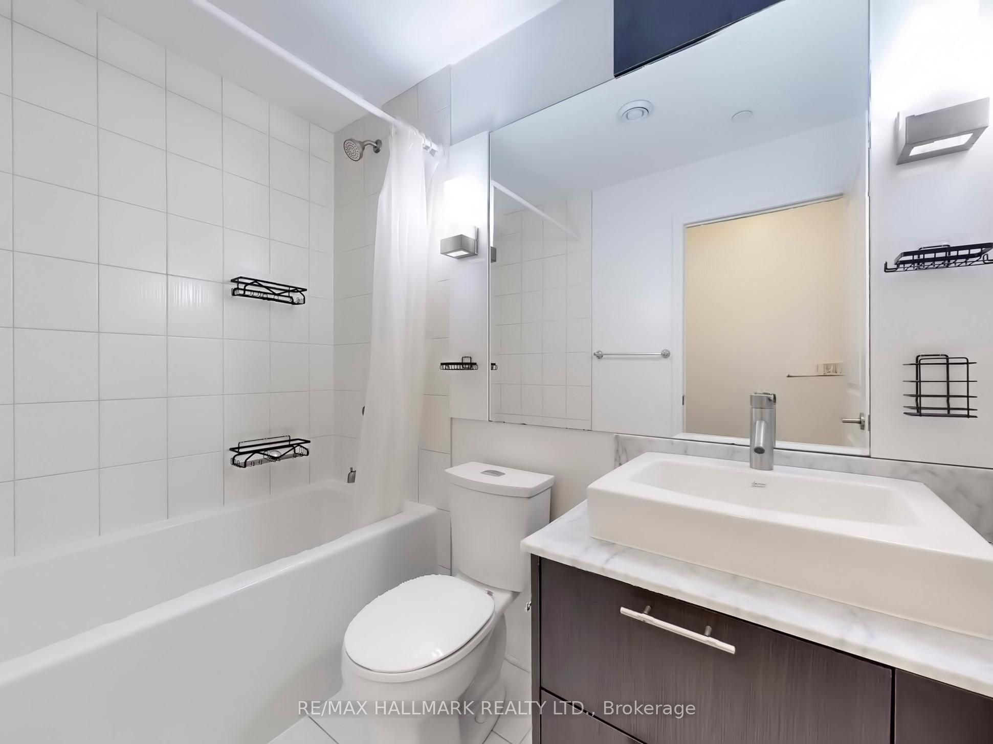 #411 - 8 Mercer Street Property Photo 22