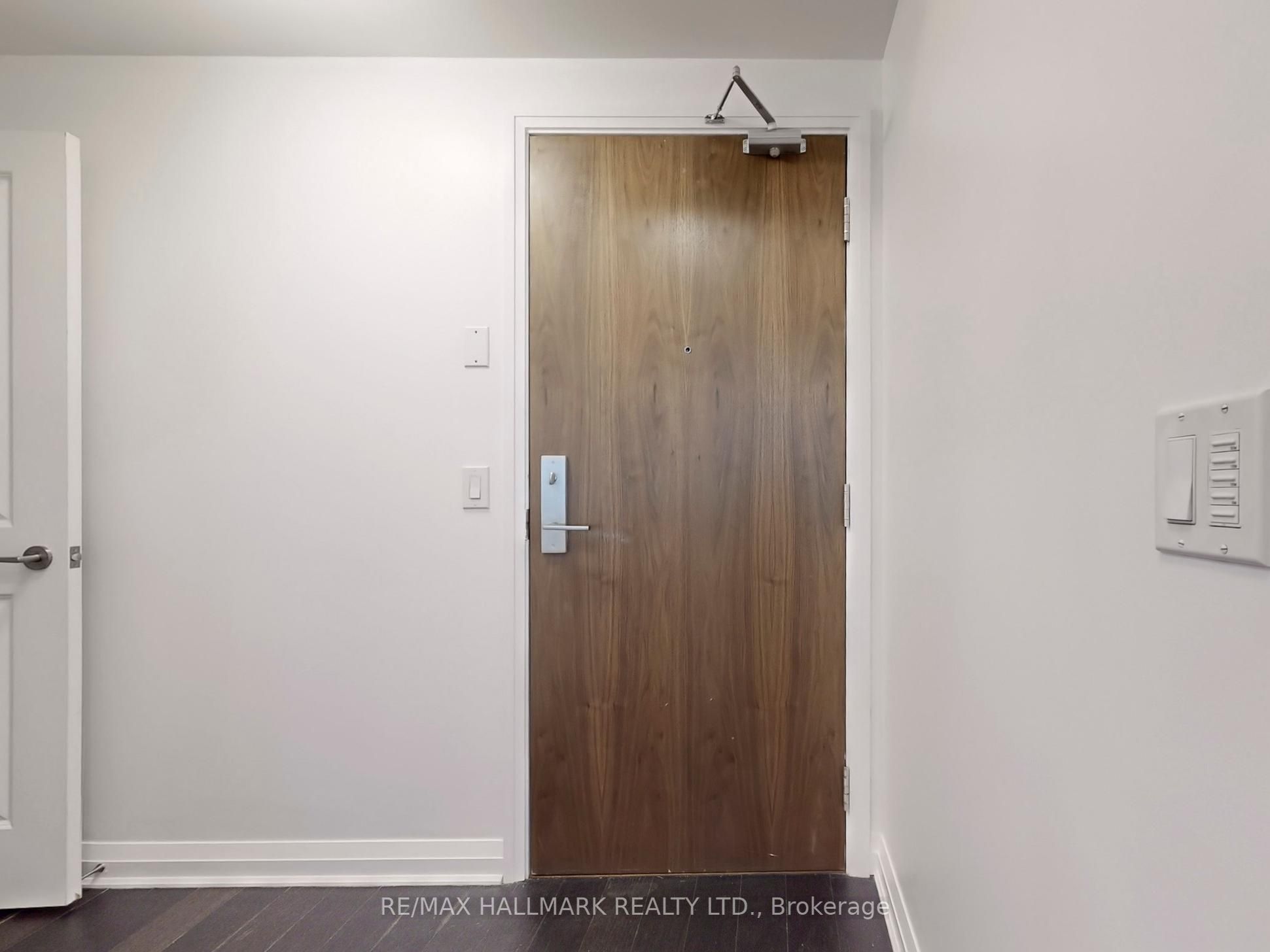 #411 - 8 Mercer Street Property Photo 24
