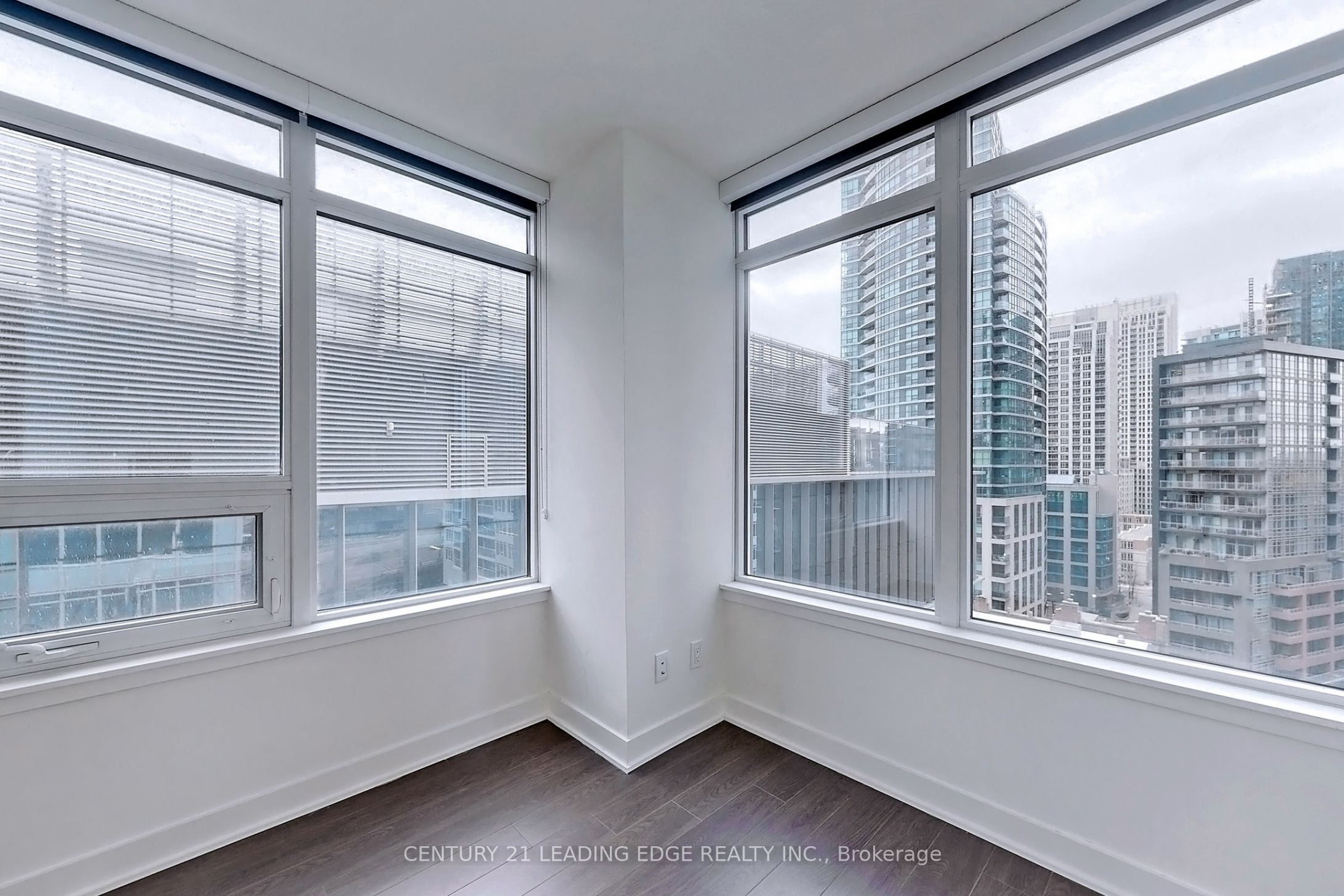 #1102 - 17 Bathurst Street Property Photo 13