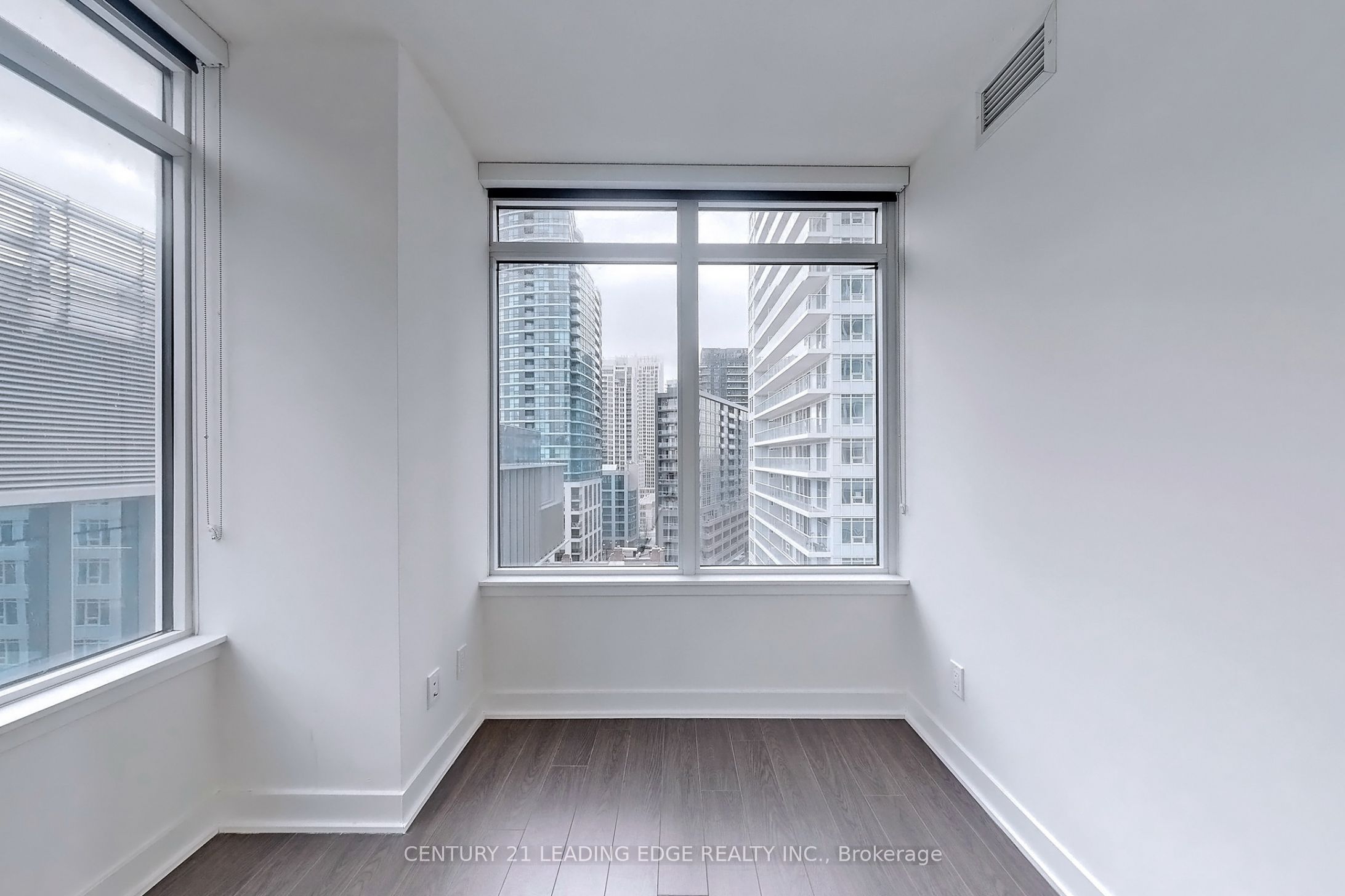 #1102 - 17 Bathurst Street Property Photo 15