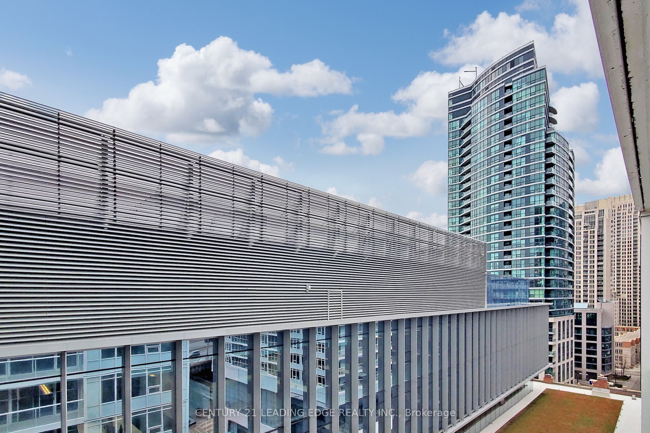 #1102 - 17 Bathurst Street Property Photo 21